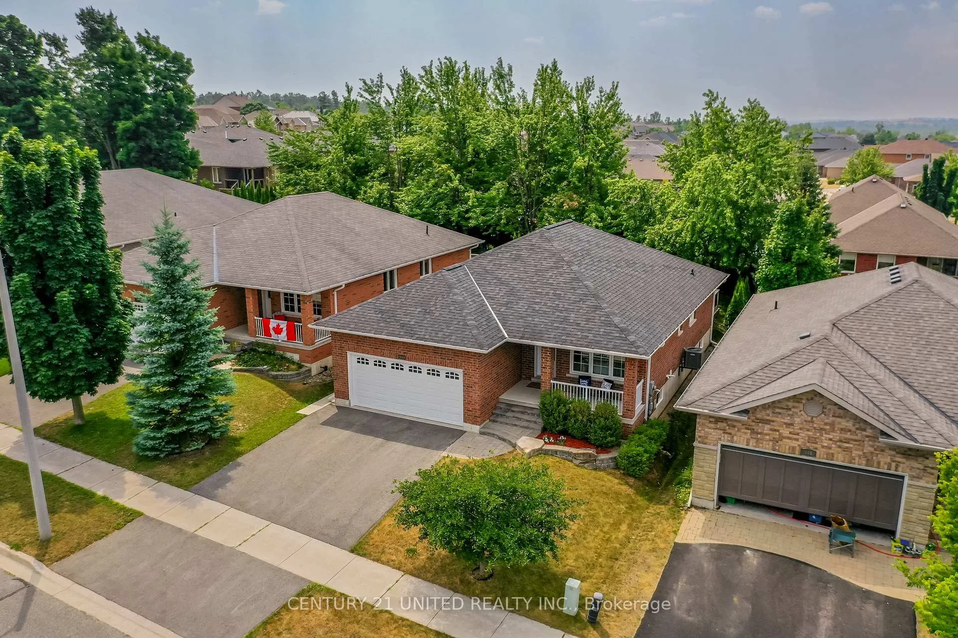 Photo 2 of 441 Bianco Crescent, Peterborough, Monaghan Ward 2 — HOMEH