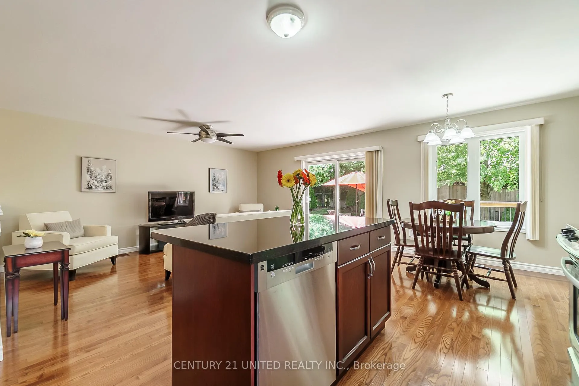 Photo 9 of 441 Bianco Crescent, Peterborough, Monaghan Ward 2 — HOMEH