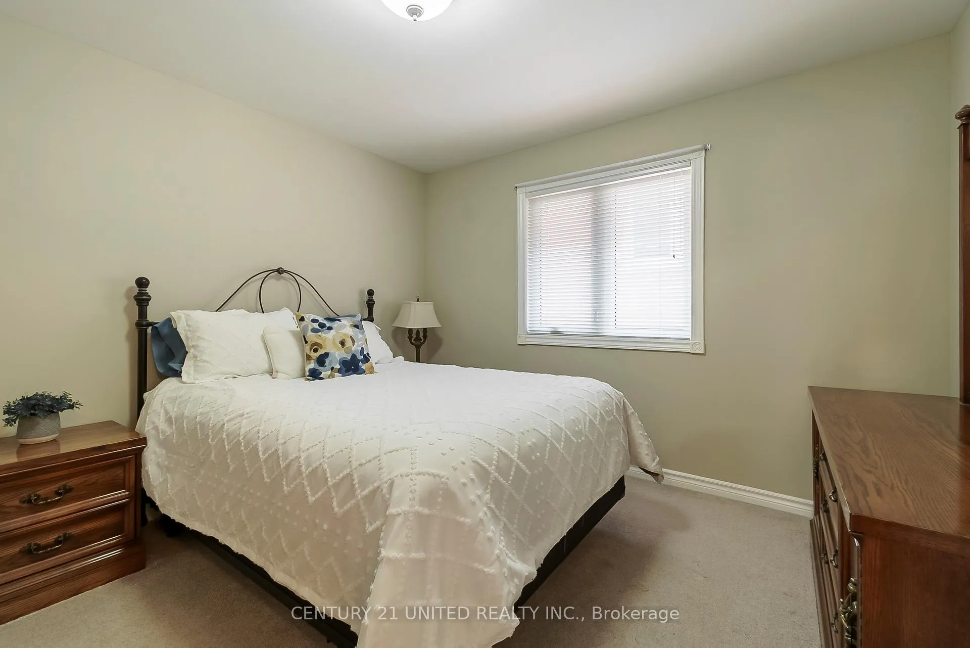 Photo 21 of 441 Bianco Crescent, Peterborough, Monaghan Ward 2 — HOMEH