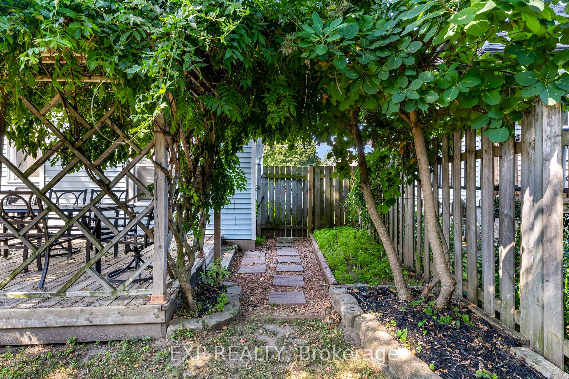Photo 22 of 96 York Street, St. Catharines, Downtown — HOMEH