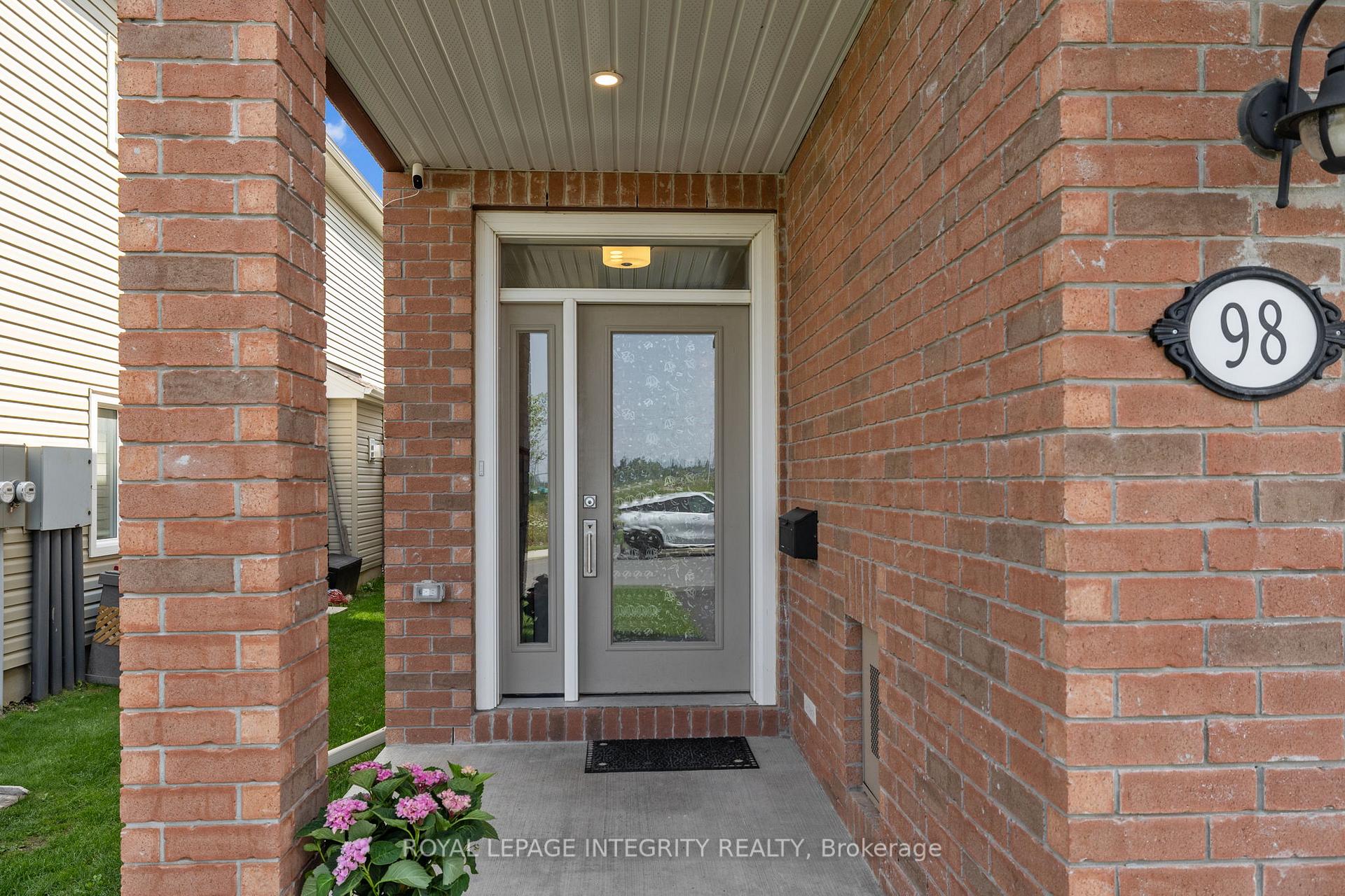 Photo 2 of 98 Jardiniere Street, Ottawa, Remainder of Stittsville & Area — HOMEH