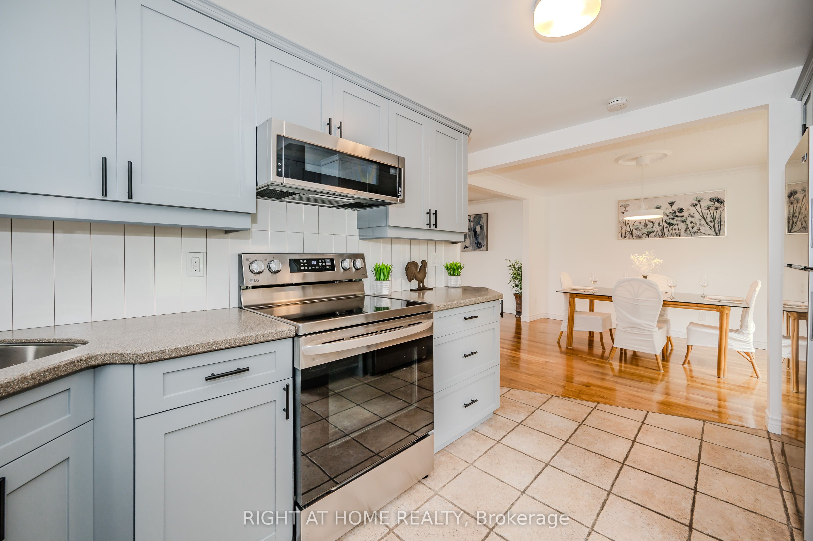 Photo 54 of 2 Campview Road, Hamilton, Winona Park — HOMEH
