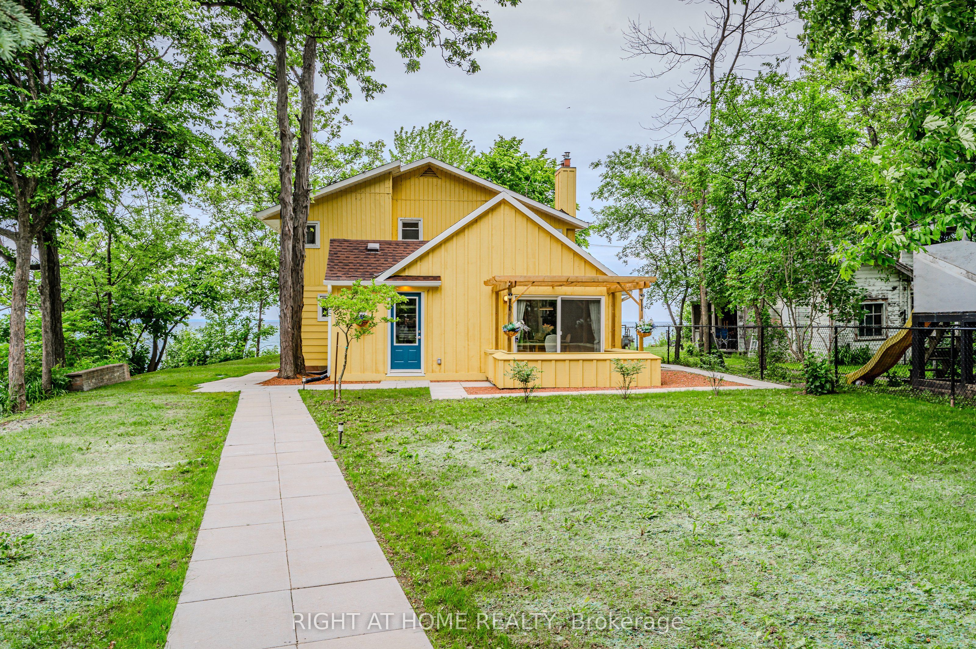 Photo 2 of 2 Campview Road, Hamilton, Winona Park — HOMEH
