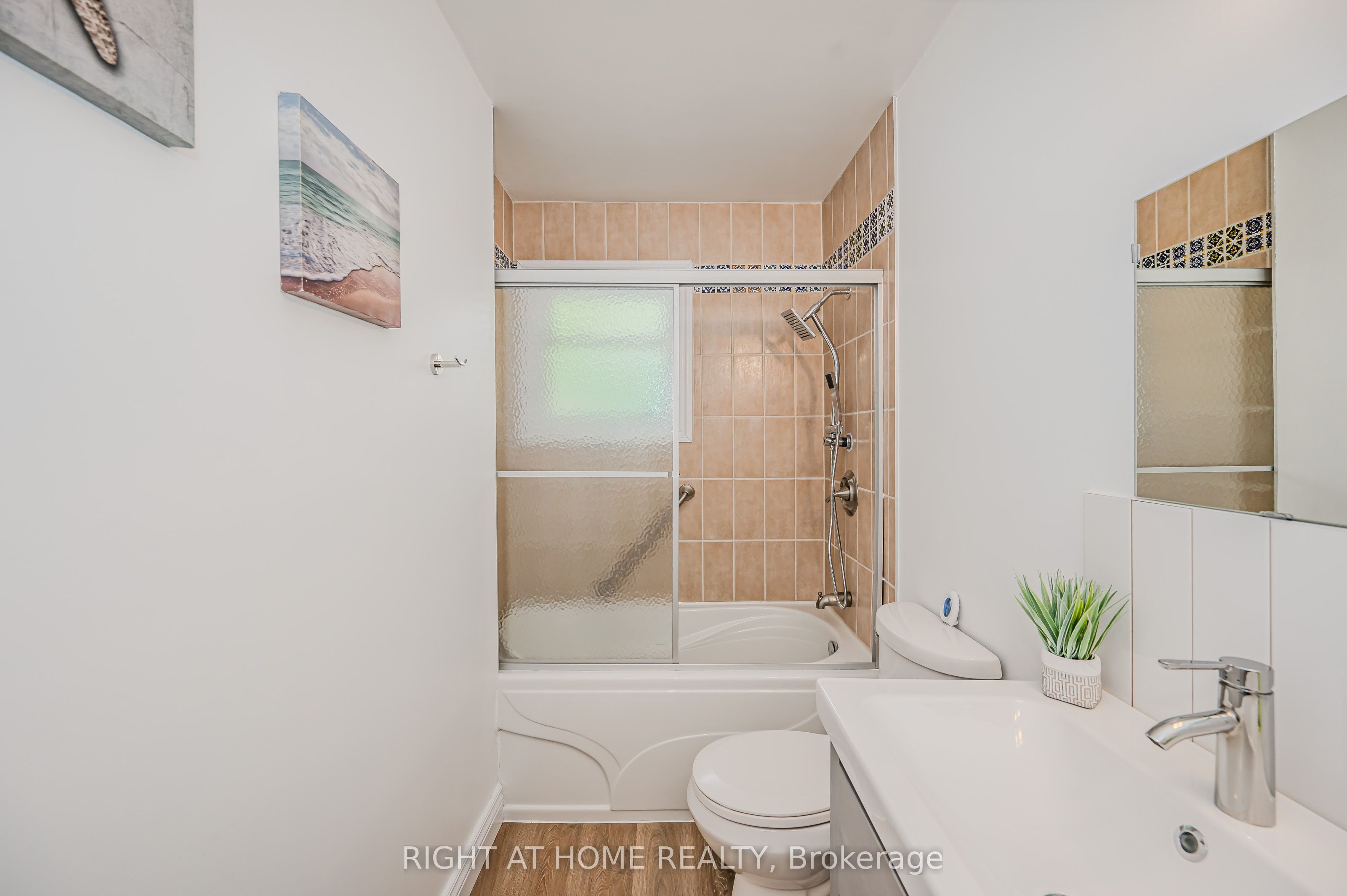 Photo 64 of 2 Campview Road, Hamilton, Winona Park — HOMEH
