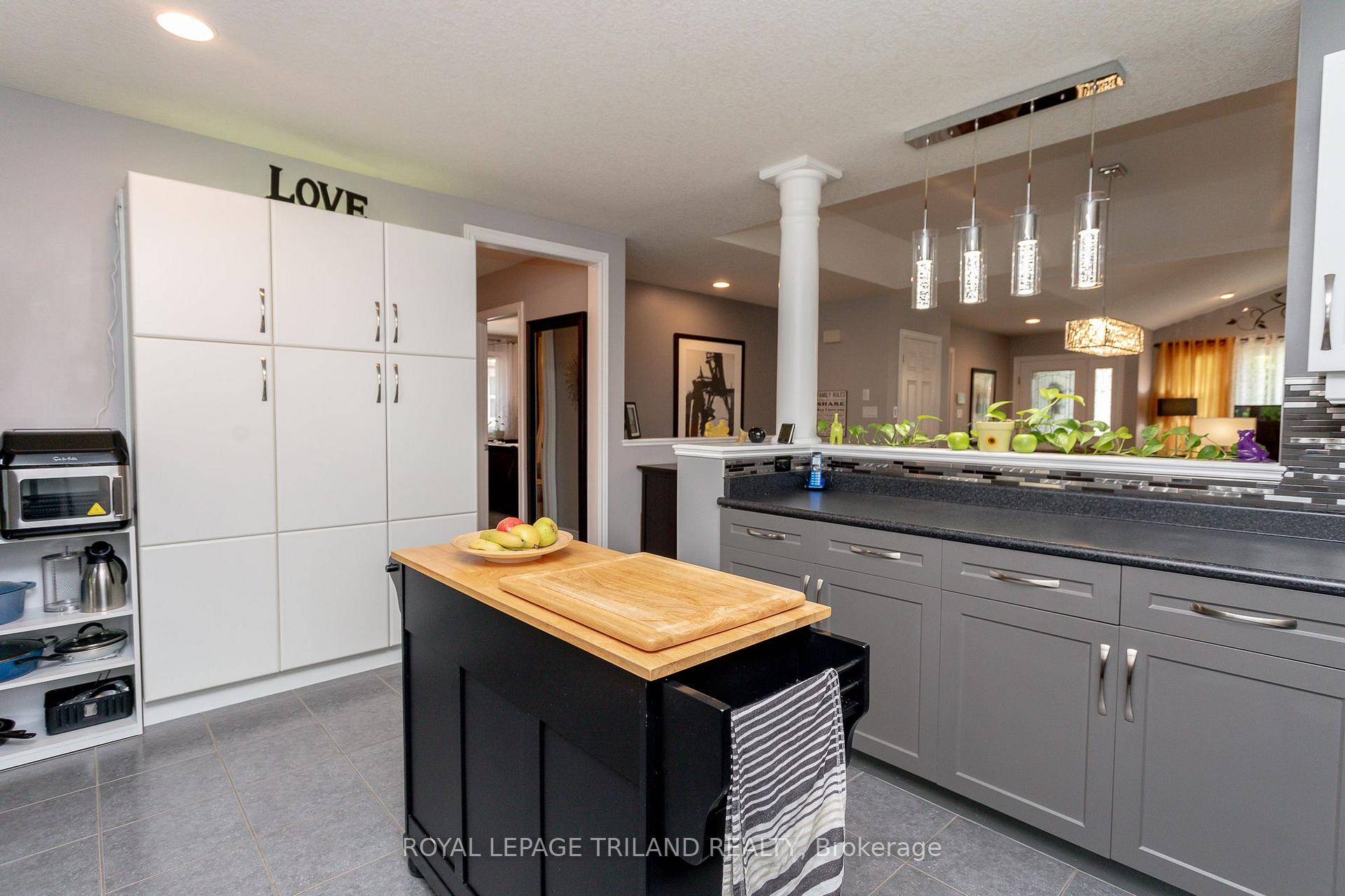 Photo 16 of 53 Augusta Crescent, St. Thomas — HOMEH