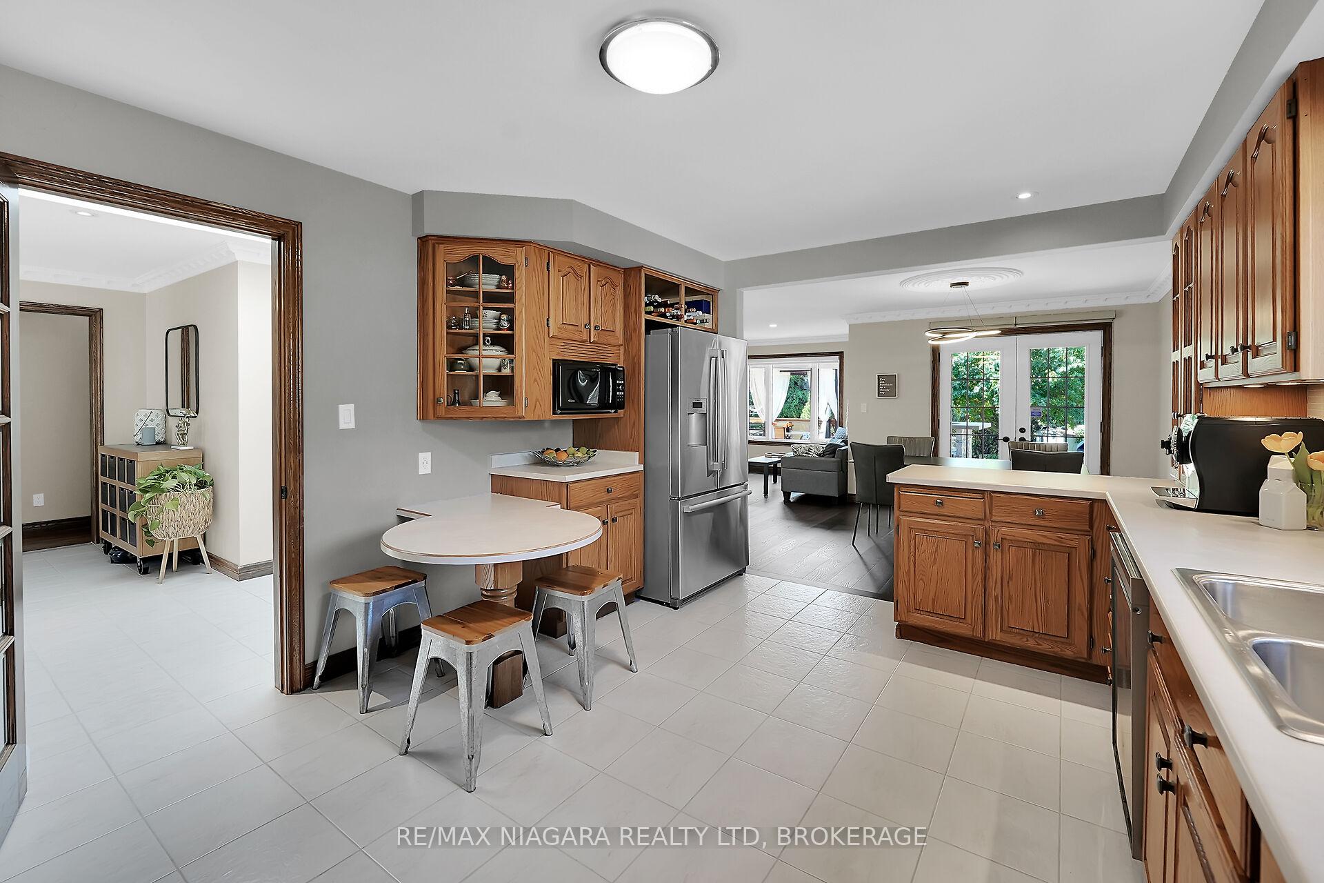 Photo 13 of 5 Lucerne Place, St. Catharines, Oakdale — HOMEH