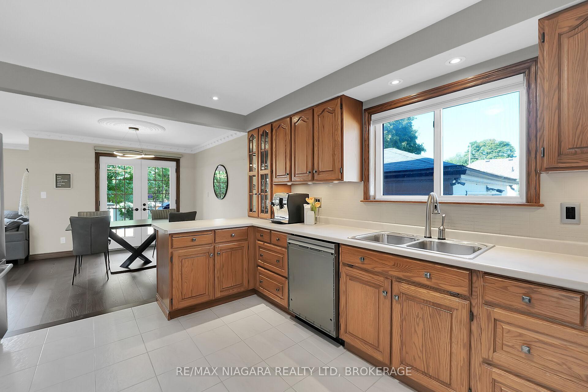 Photo 14 of 5 Lucerne Place, St. Catharines, Oakdale — HOMEH