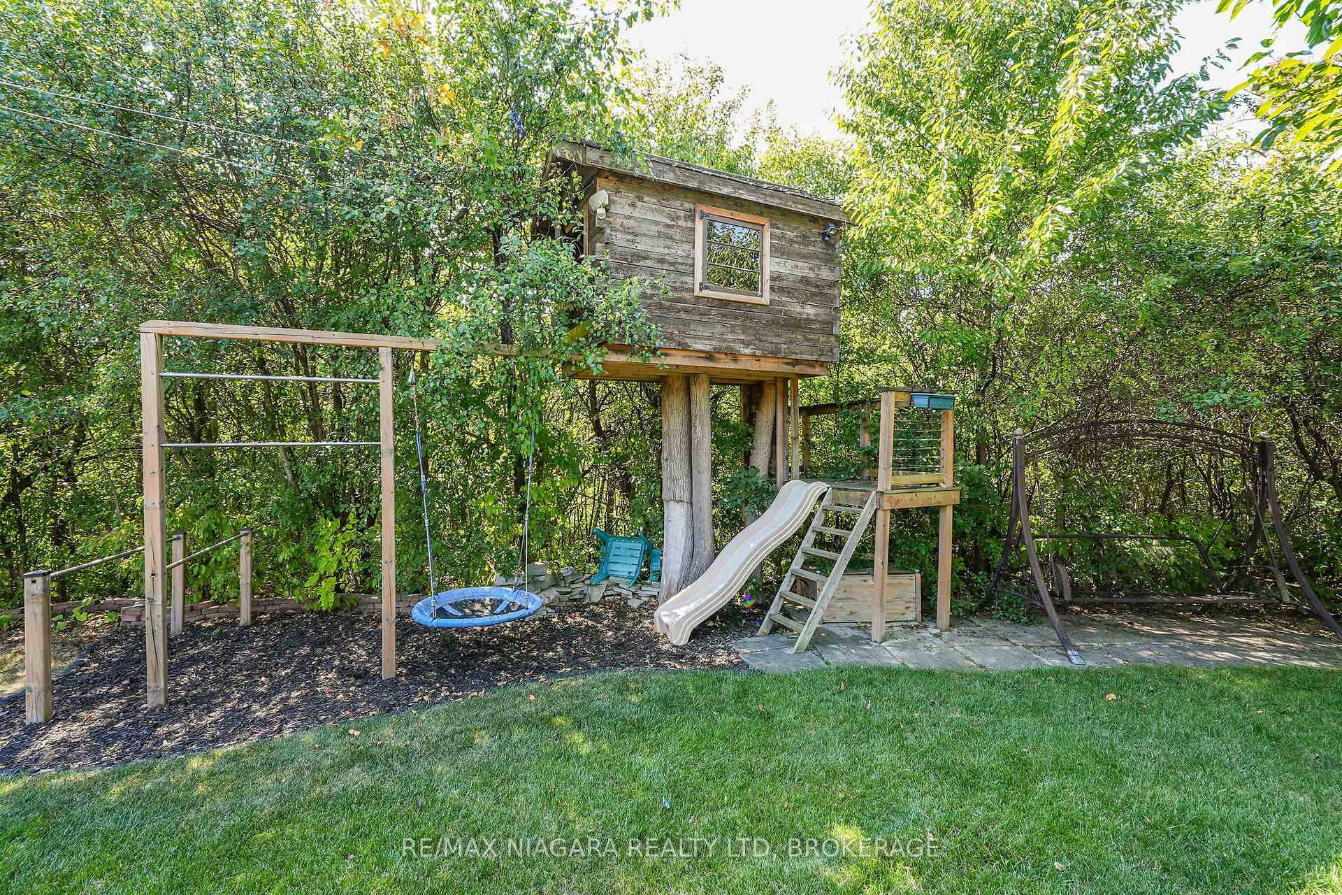 Photo 48 of 5 Lucerne Place, St. Catharines, Oakdale — HOMEH