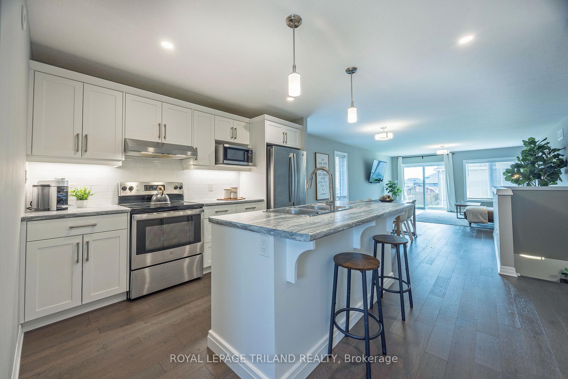 Photo 5 of 4 Harlequin Court, St. Thomas — HOMEH