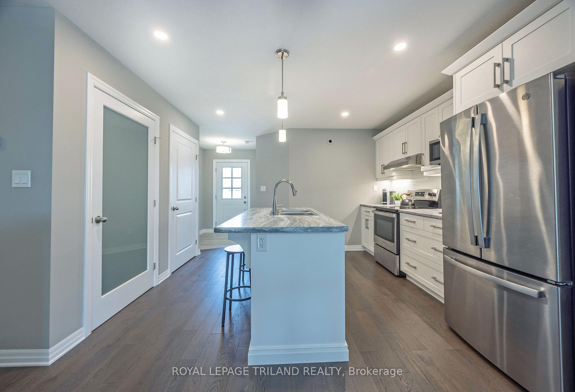 Photo 8 of 4 Harlequin Court, St. Thomas — HOMEH