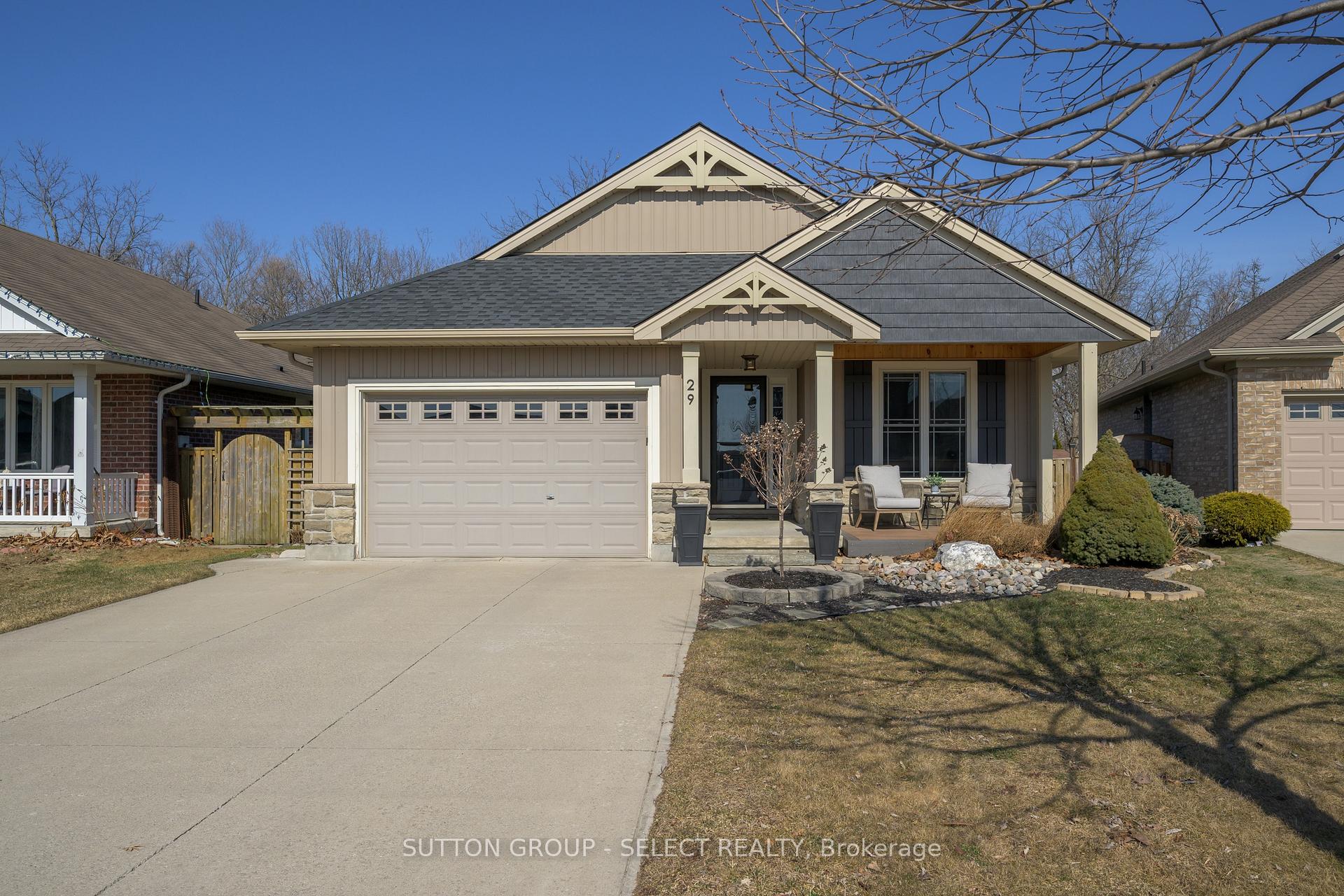 Photo 1 of 29 Ambleside Drive, St. Thomas — HOMEH