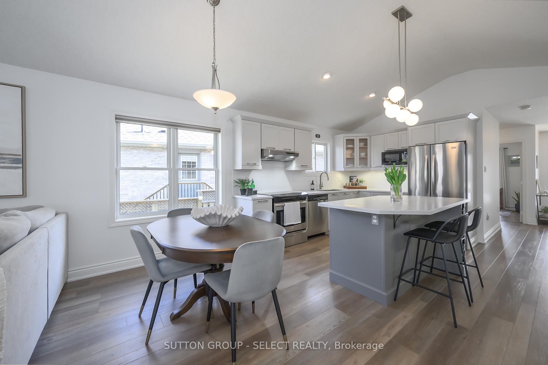 Photo 8 of 29 Ambleside Drive, St. Thomas — HOMEH