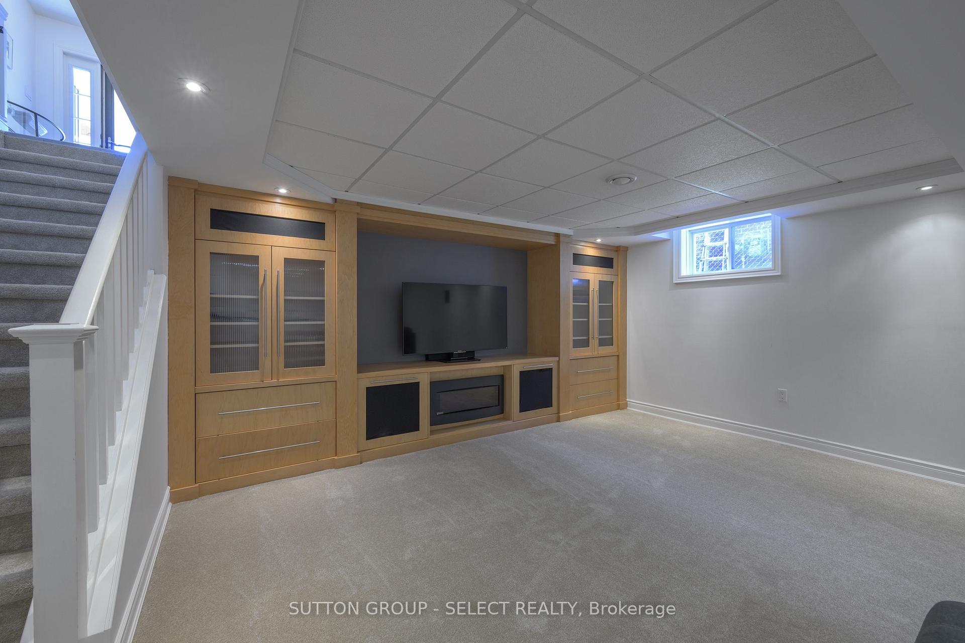 Photo 20 of 29 Ambleside Drive, St. Thomas — HOMEH