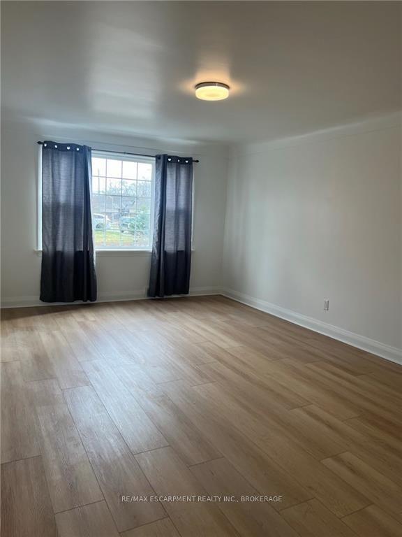 Photo 4 of Unit Upper, 12 Ferndale Avenue, St. Catharines, Secord Woods — HOMEH
