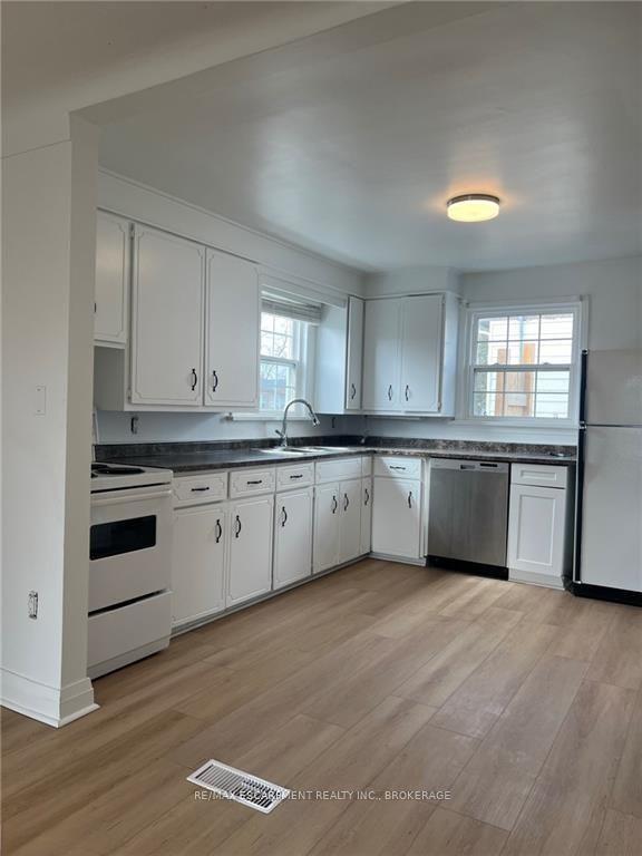 Photo 5 of Unit Upper, 12 Ferndale Avenue, St. Catharines, Secord Woods — HOMEH