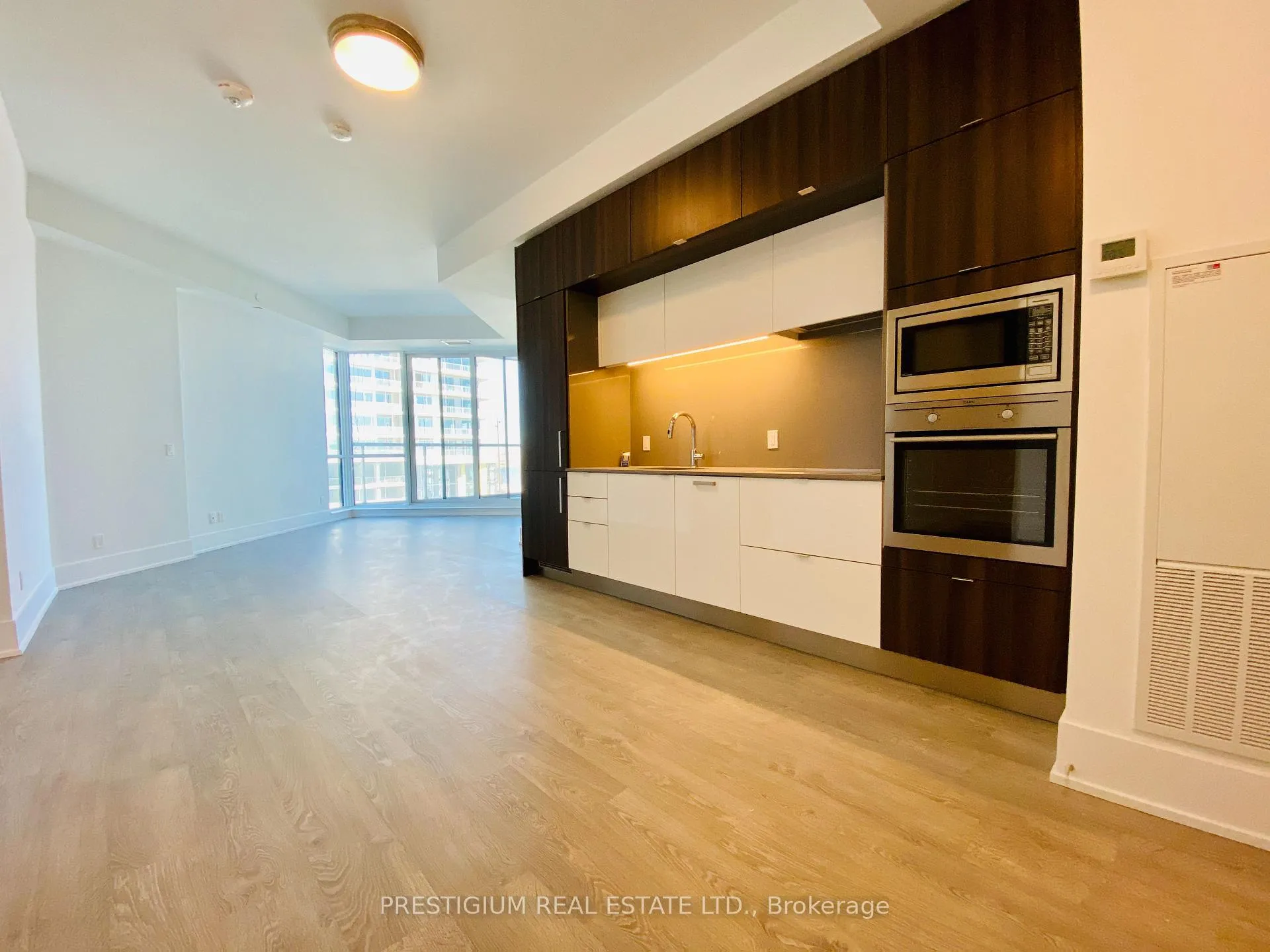 Photo 3 of Unit 219, 1 Edgewater Drive, Toronto, Waterfront Communities — HOMEH