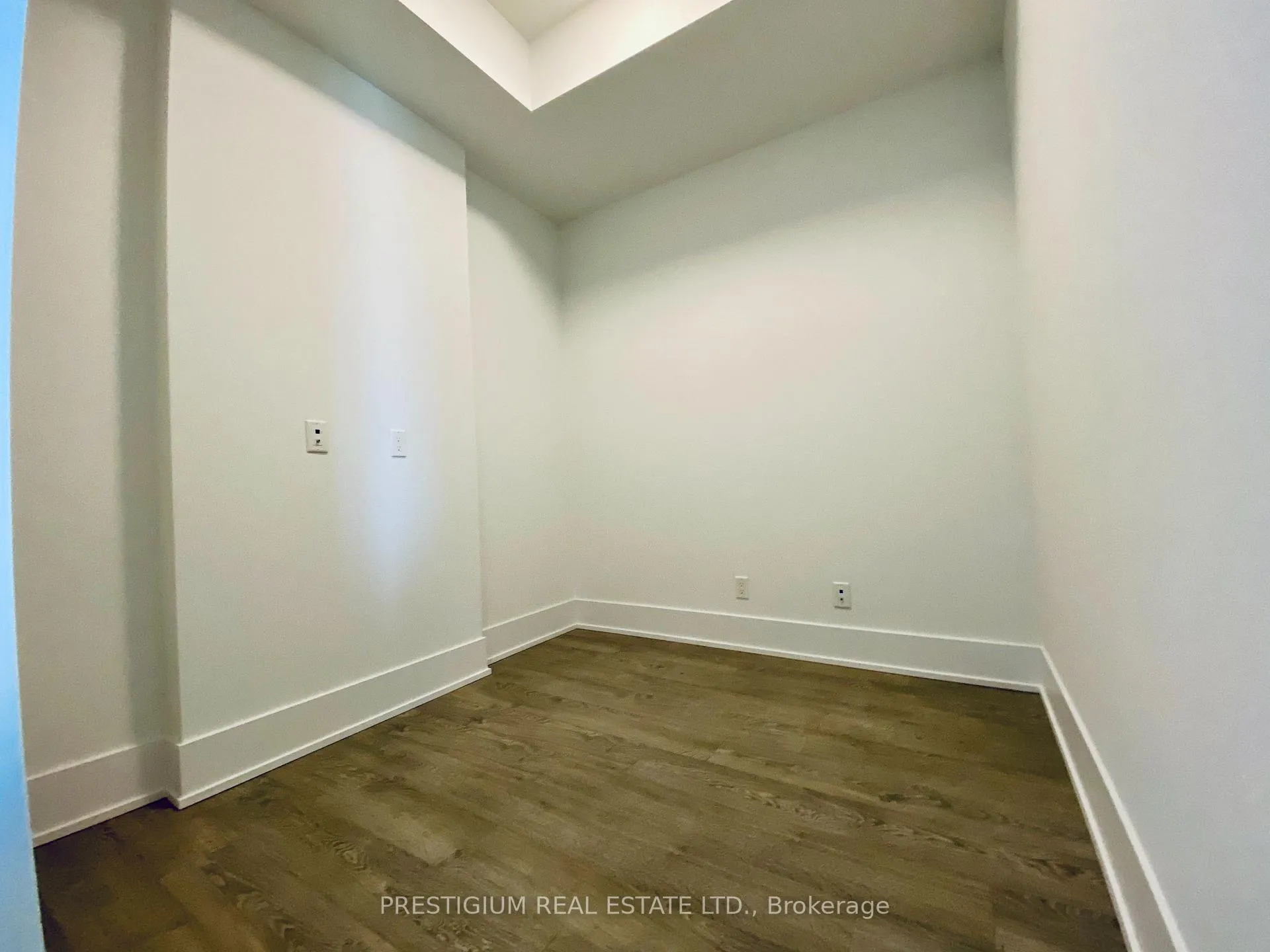Photo 5 of Unit 219, 1 Edgewater Drive, Toronto, Waterfront Communities — HOMEH