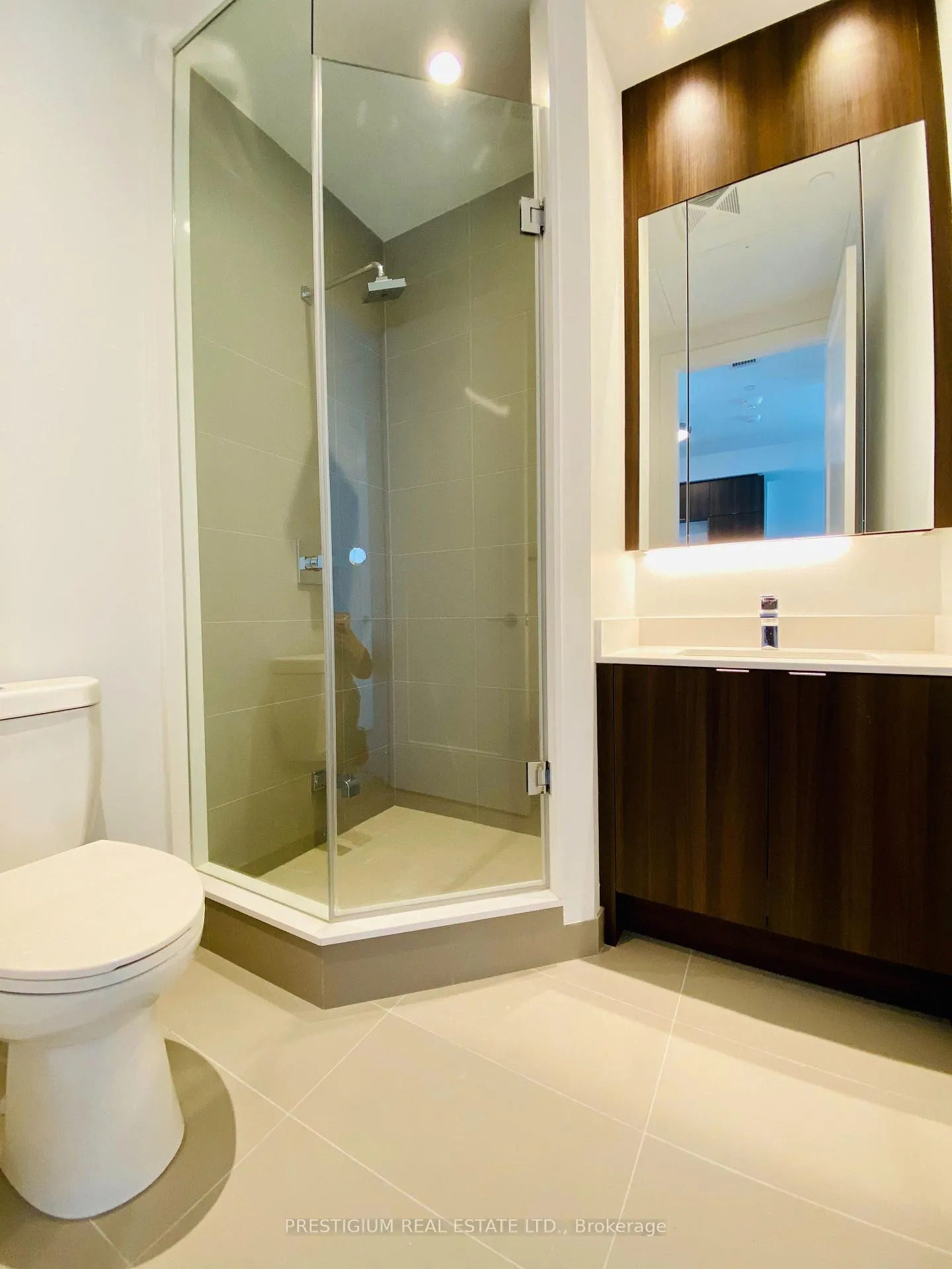 Photo 8 of Unit 219, 1 Edgewater Drive, Toronto, Waterfront Communities — HOMEH
