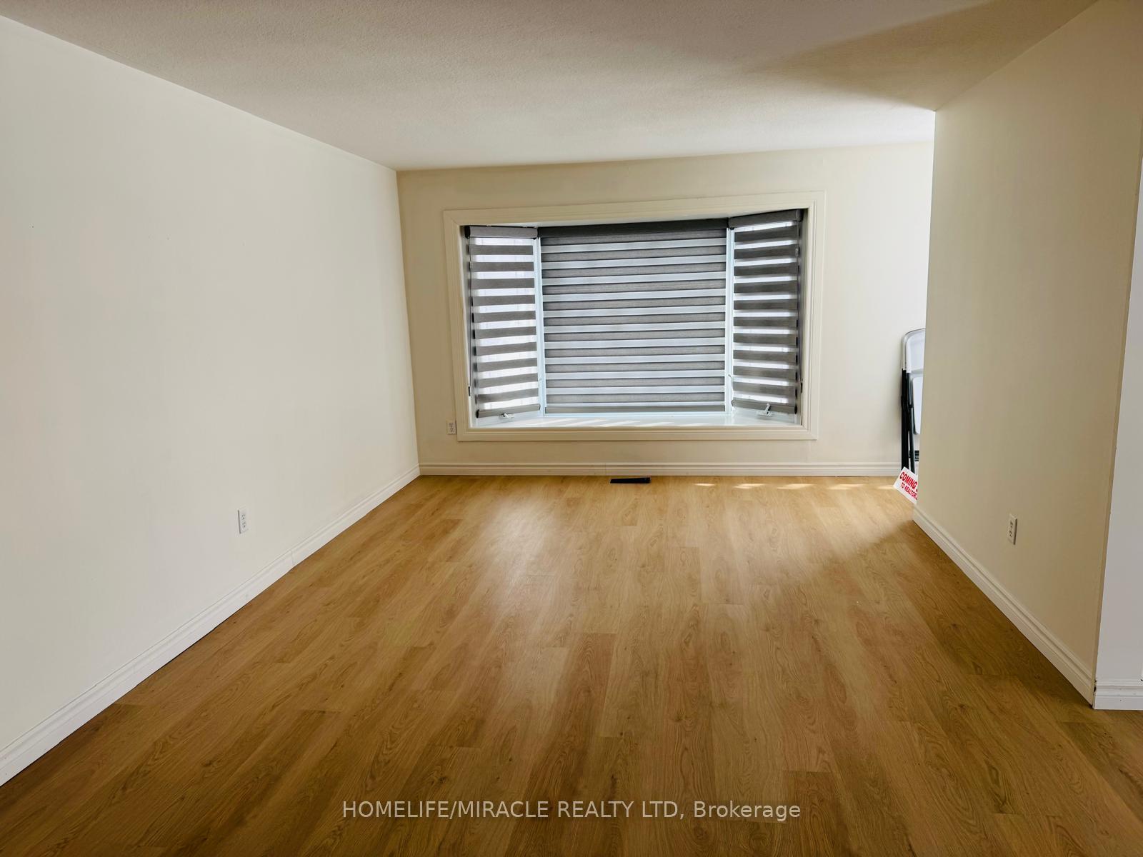 Photo 3 of 192 Dorchester Boulevard, St. Catharines, Carlton/Bunting — HOMEH