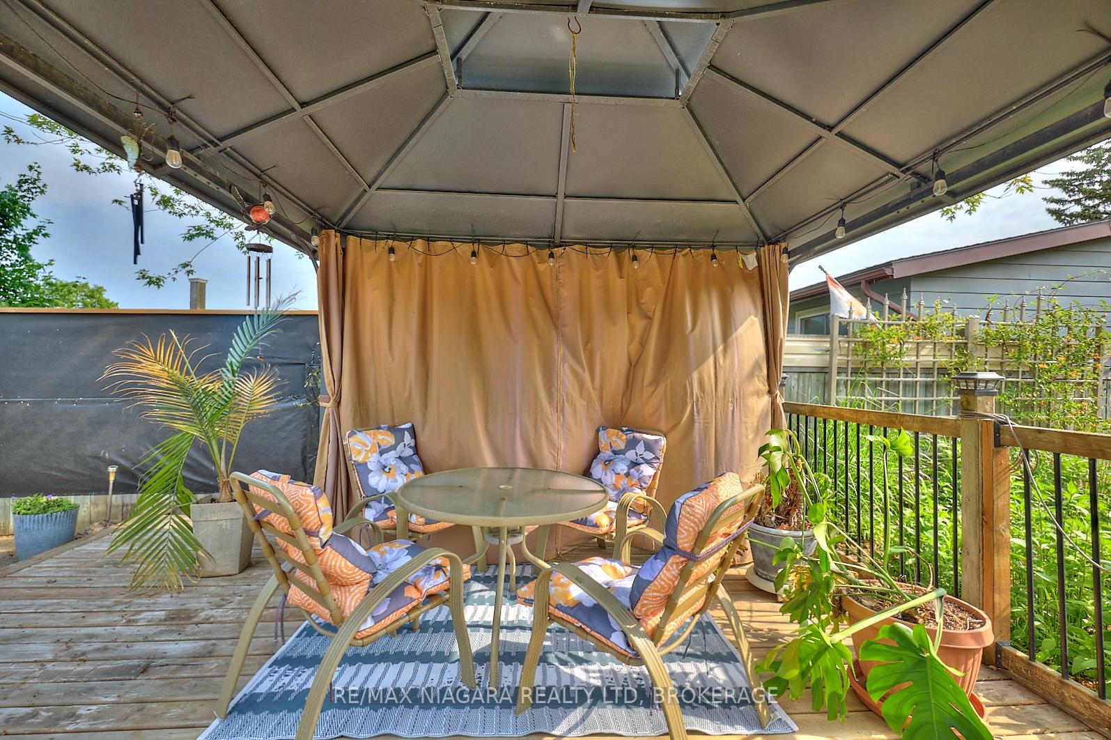 Photo 4 of 23 Huntley Crescent, St. Catharines, Carlton/Bunting — HOMEH