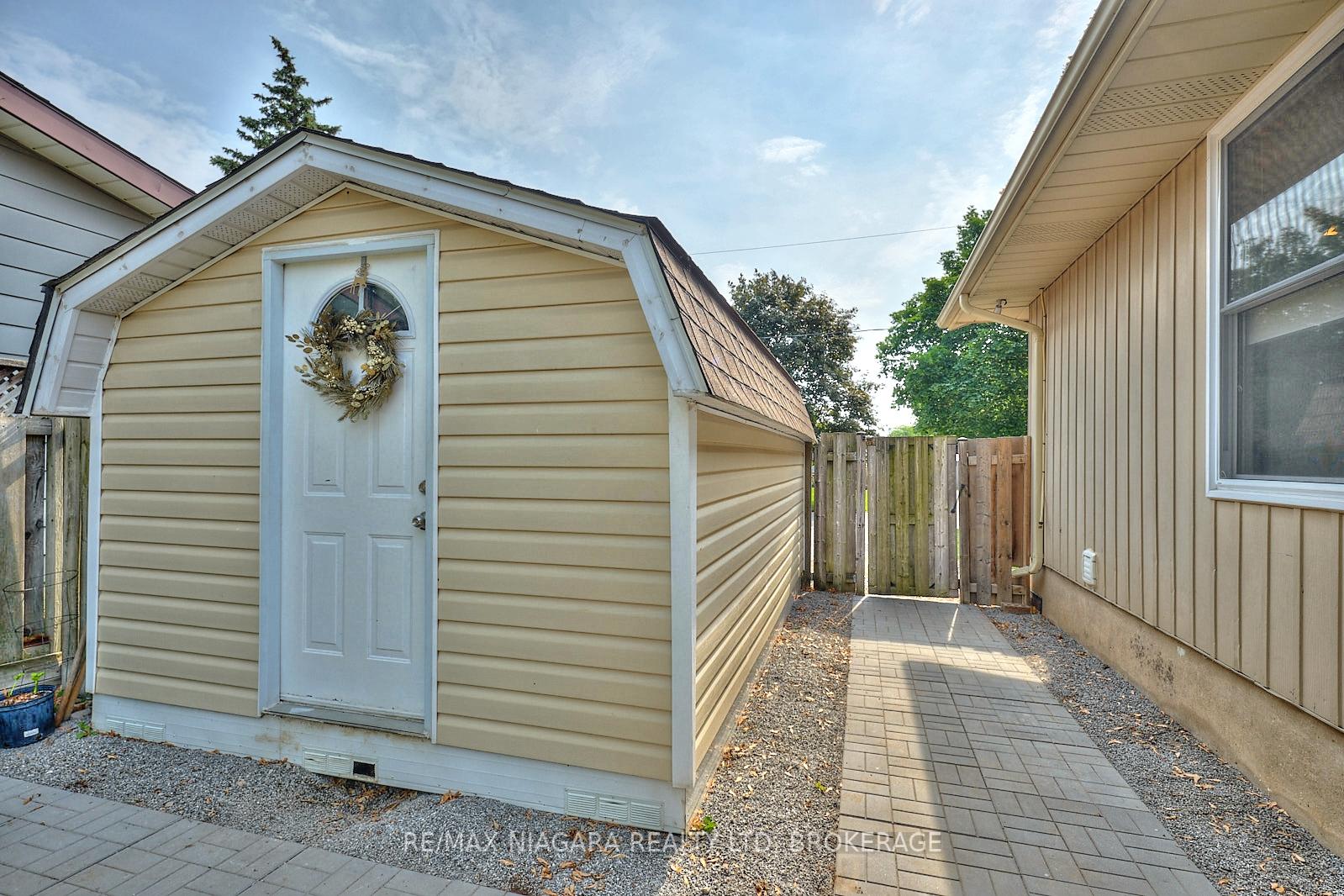 Photo 7 of 23 Huntley Crescent, St. Catharines, Carlton/Bunting — HOMEH