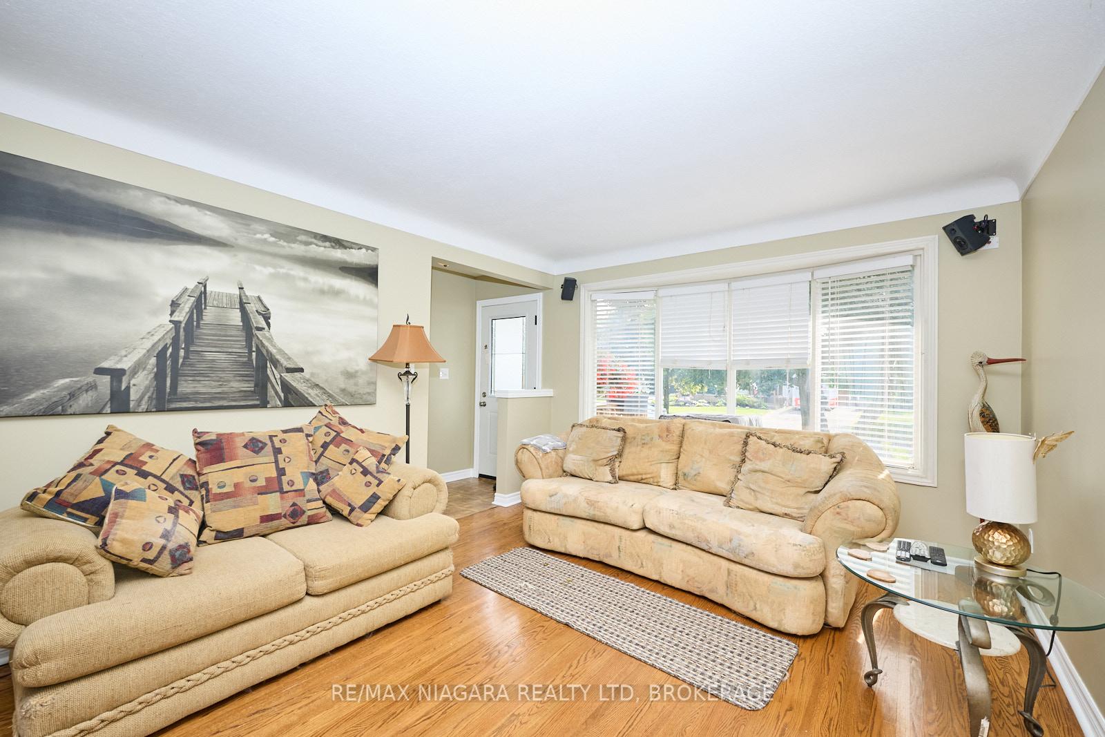 Photo 9 of 23 Huntley Crescent, St. Catharines, Carlton/Bunting — HOMEH
