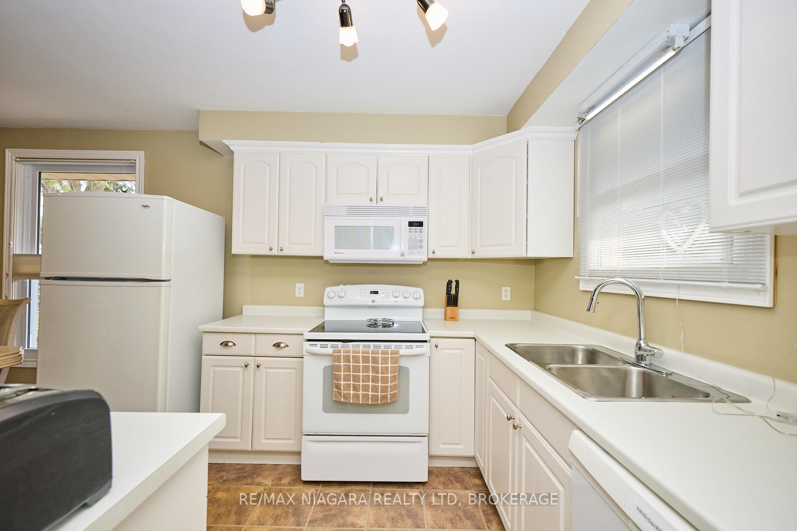 Photo 14 of 23 Huntley Crescent, St. Catharines, Carlton/Bunting — HOMEH