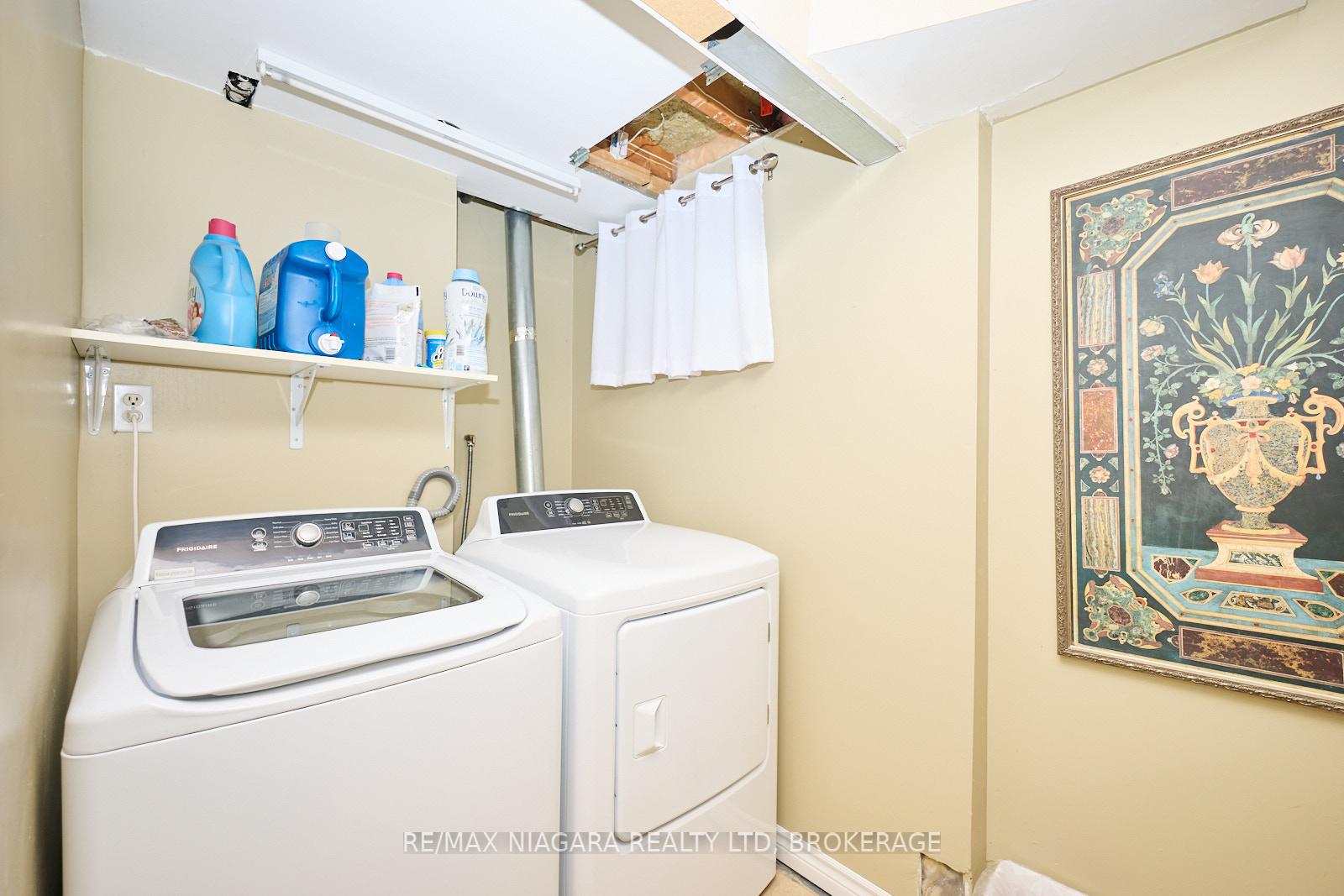 Photo 20 of 23 Huntley Crescent, St. Catharines, Carlton/Bunting — HOMEH