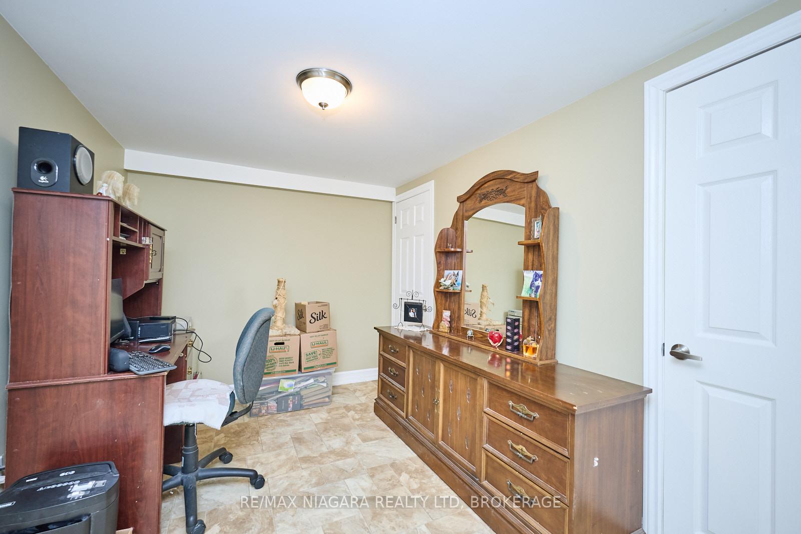 Photo 25 of 23 Huntley Crescent, St. Catharines, Carlton/Bunting — HOMEH