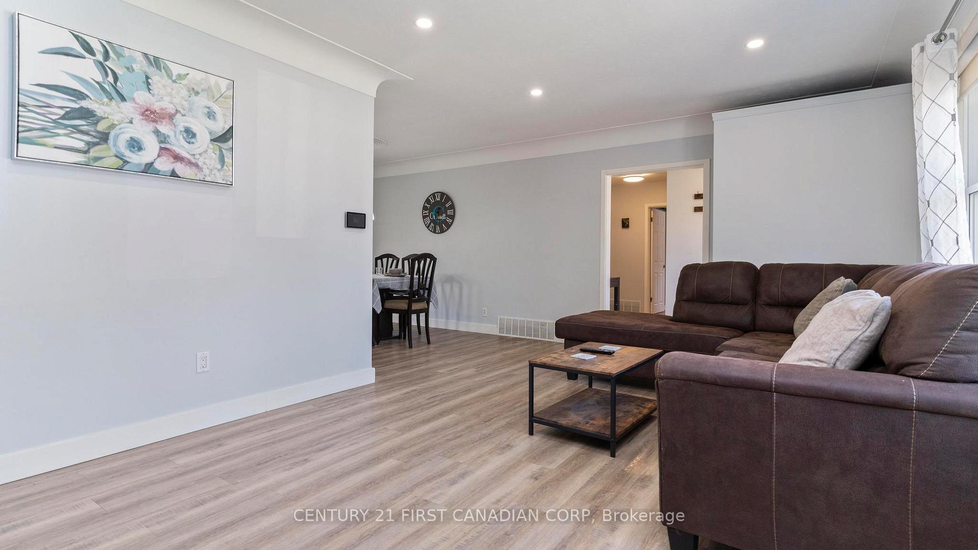 Photo 8 of 7 Cedar Street, St. Thomas — HOMEH