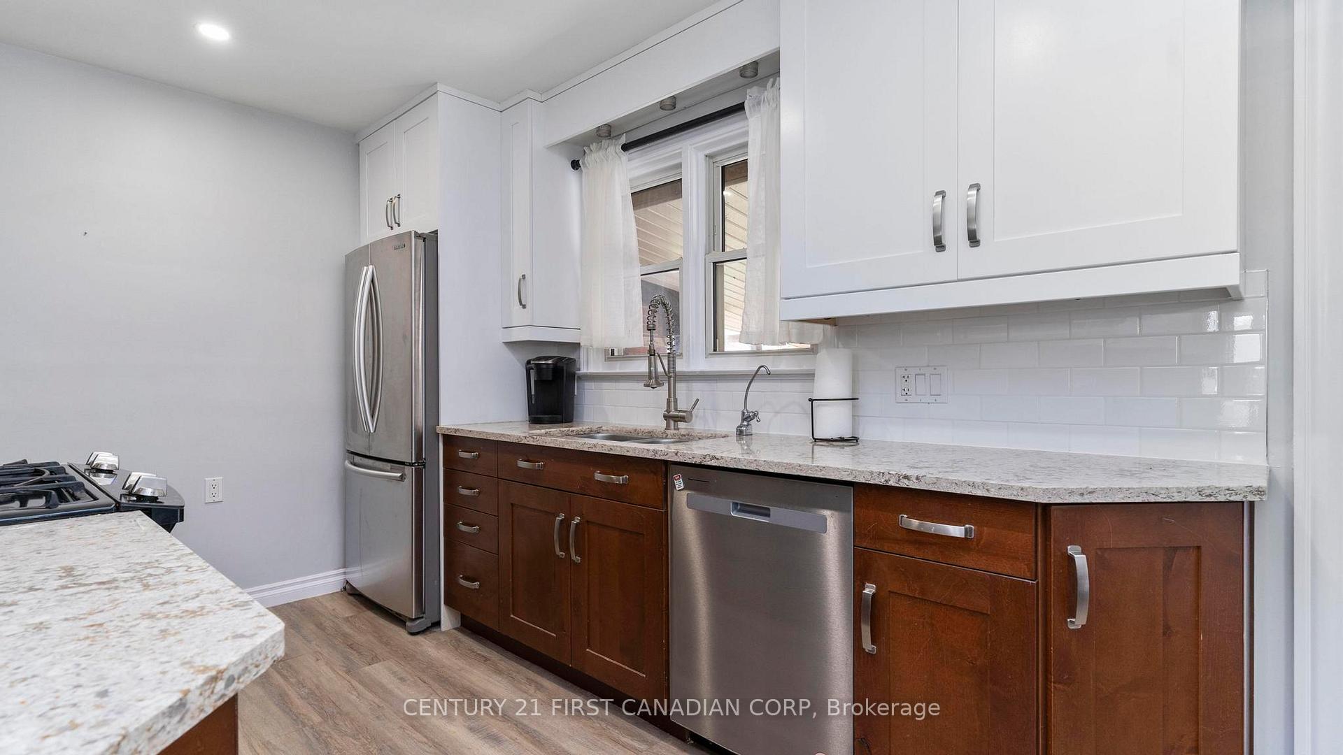Photo 12 of 7 Cedar Street, St. Thomas — HOMEH