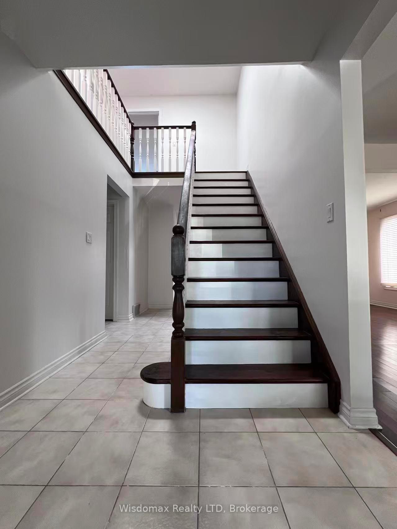 Photo 9 of 26 Consiglia Drive, St. Catharines, Rykert/Vansickle — HOMEH