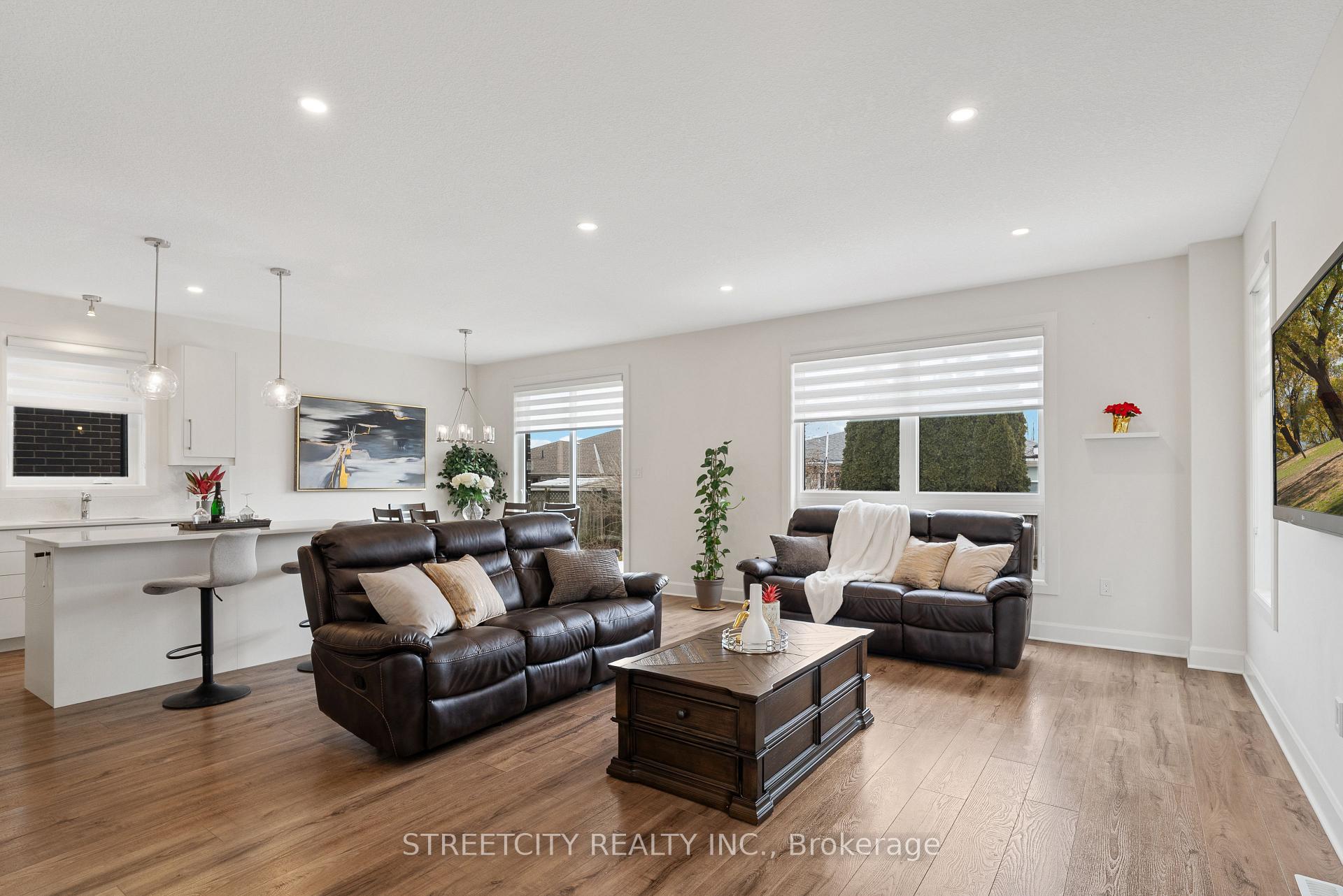 Photo 3 of 8 Welch Court, St. Thomas — HOMEH