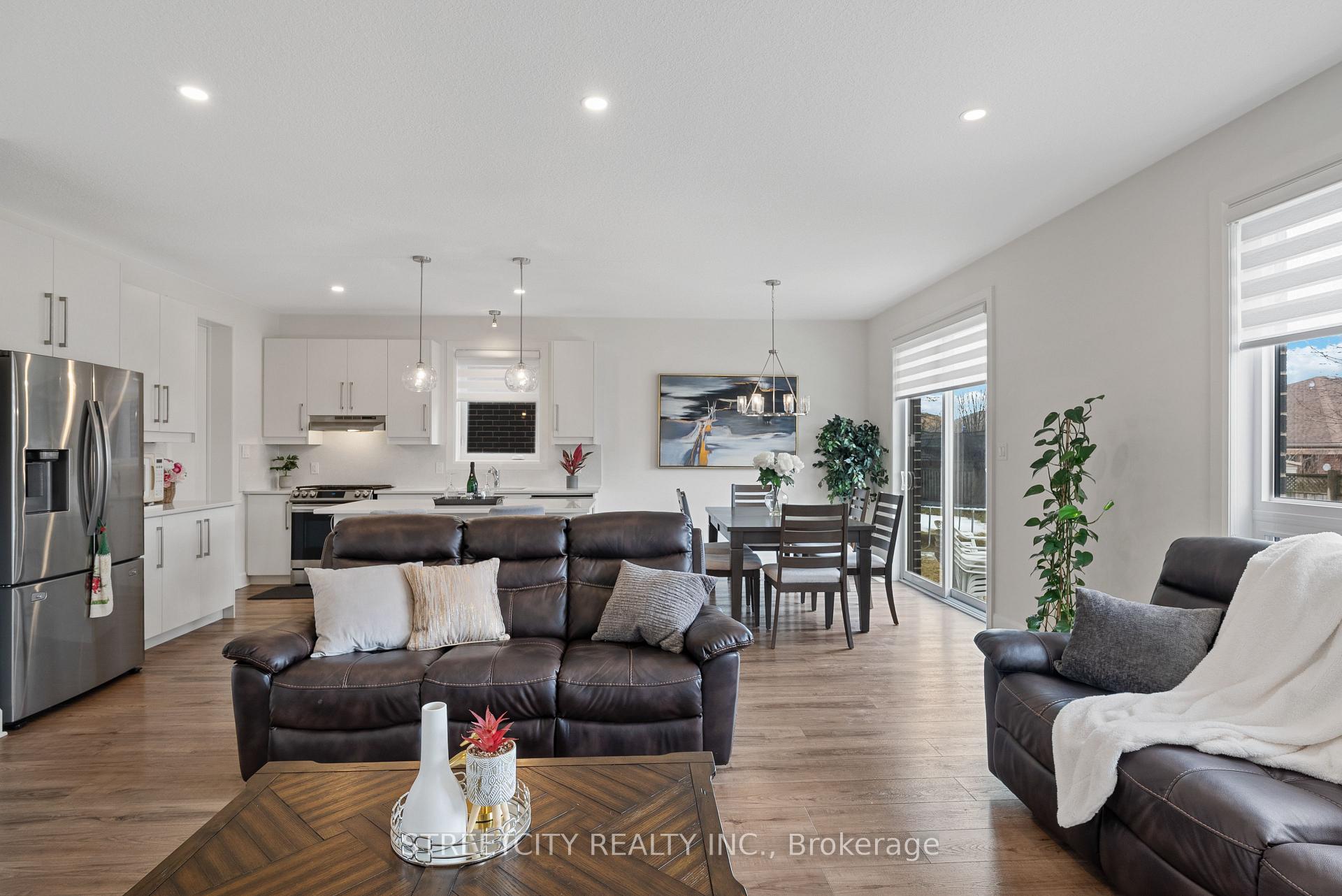 Photo 5 of 8 Welch Court, St. Thomas — HOMEH