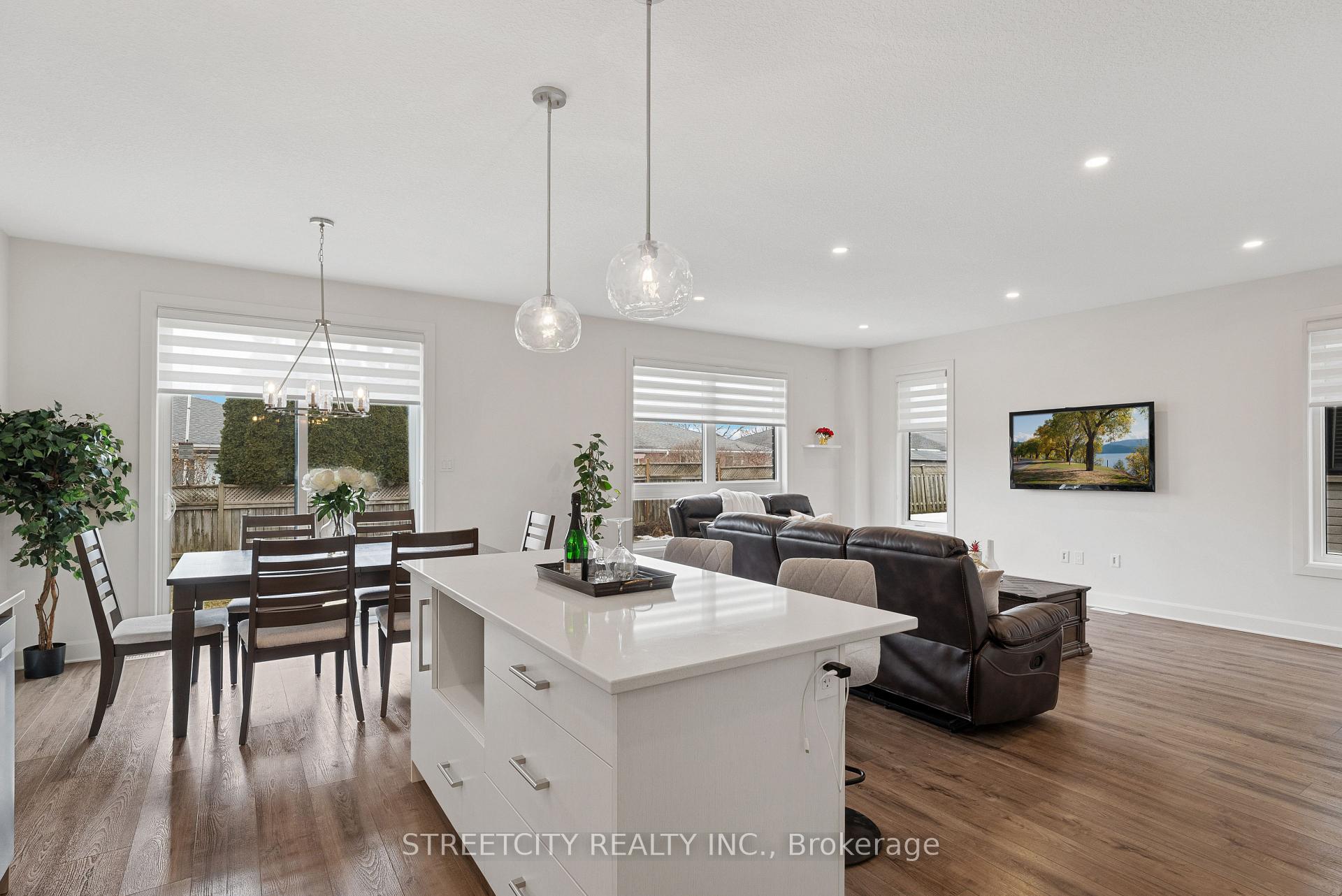 Photo 9 of 8 Welch Court, St. Thomas — HOMEH