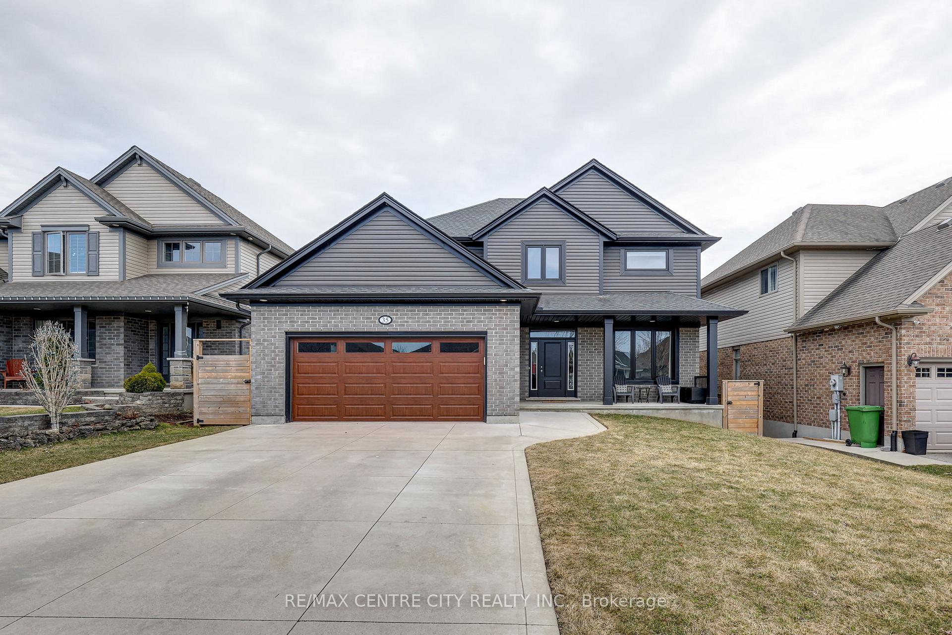 Photo 2 of 35 Blairmont Terrace, St. Thomas — HOMEH