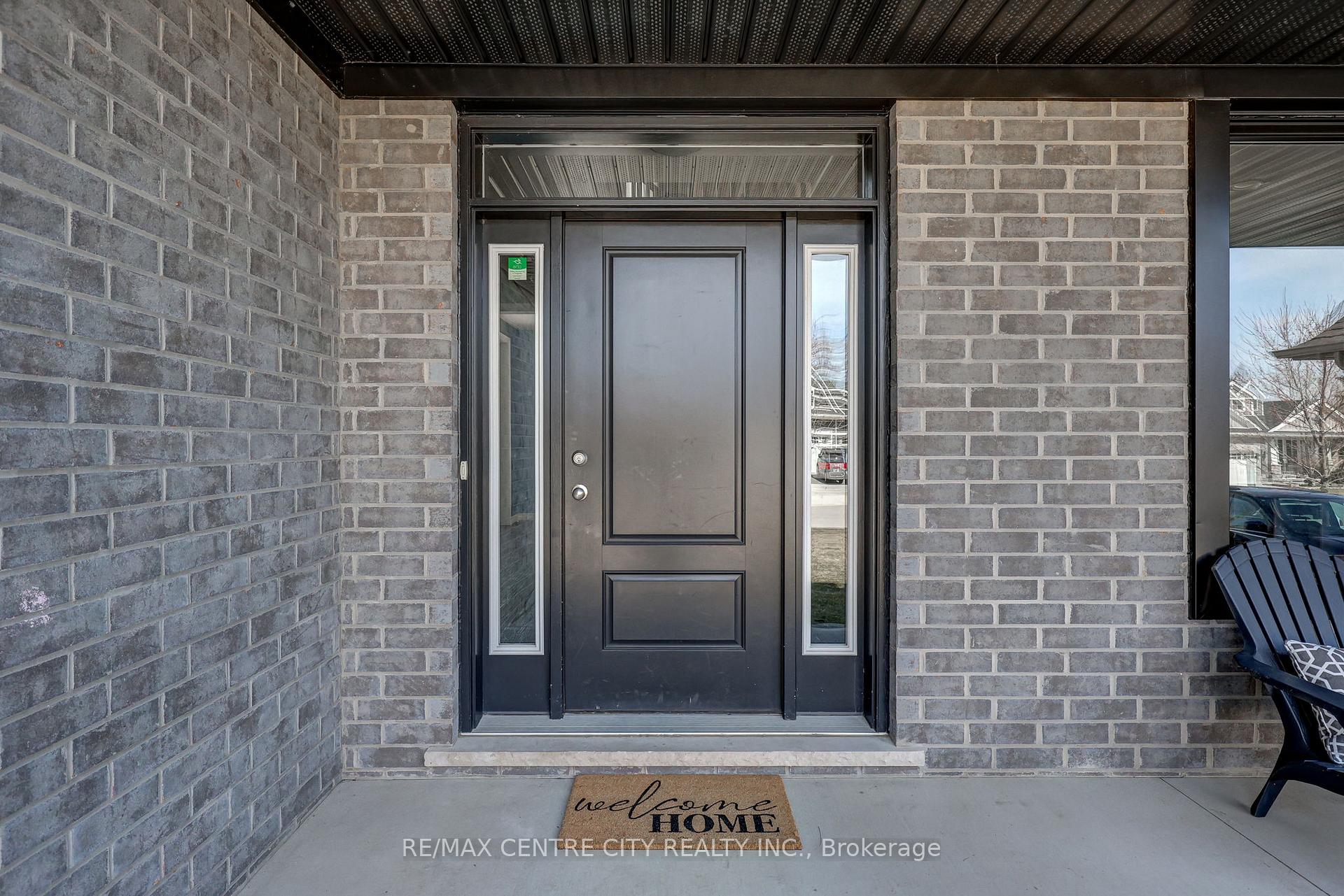Photo 3 of 35 Blairmont Terrace, St. Thomas — HOMEH