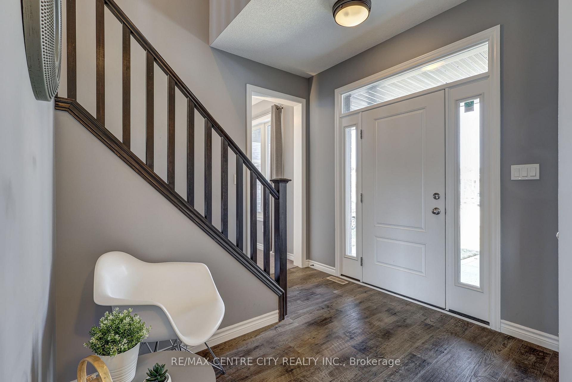 Photo 4 of 35 Blairmont Terrace, St. Thomas — HOMEH