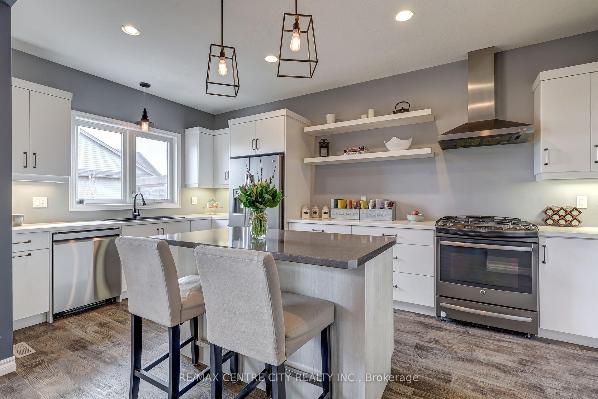 Photo 9 of 35 Blairmont Terrace, St. Thomas — HOMEH