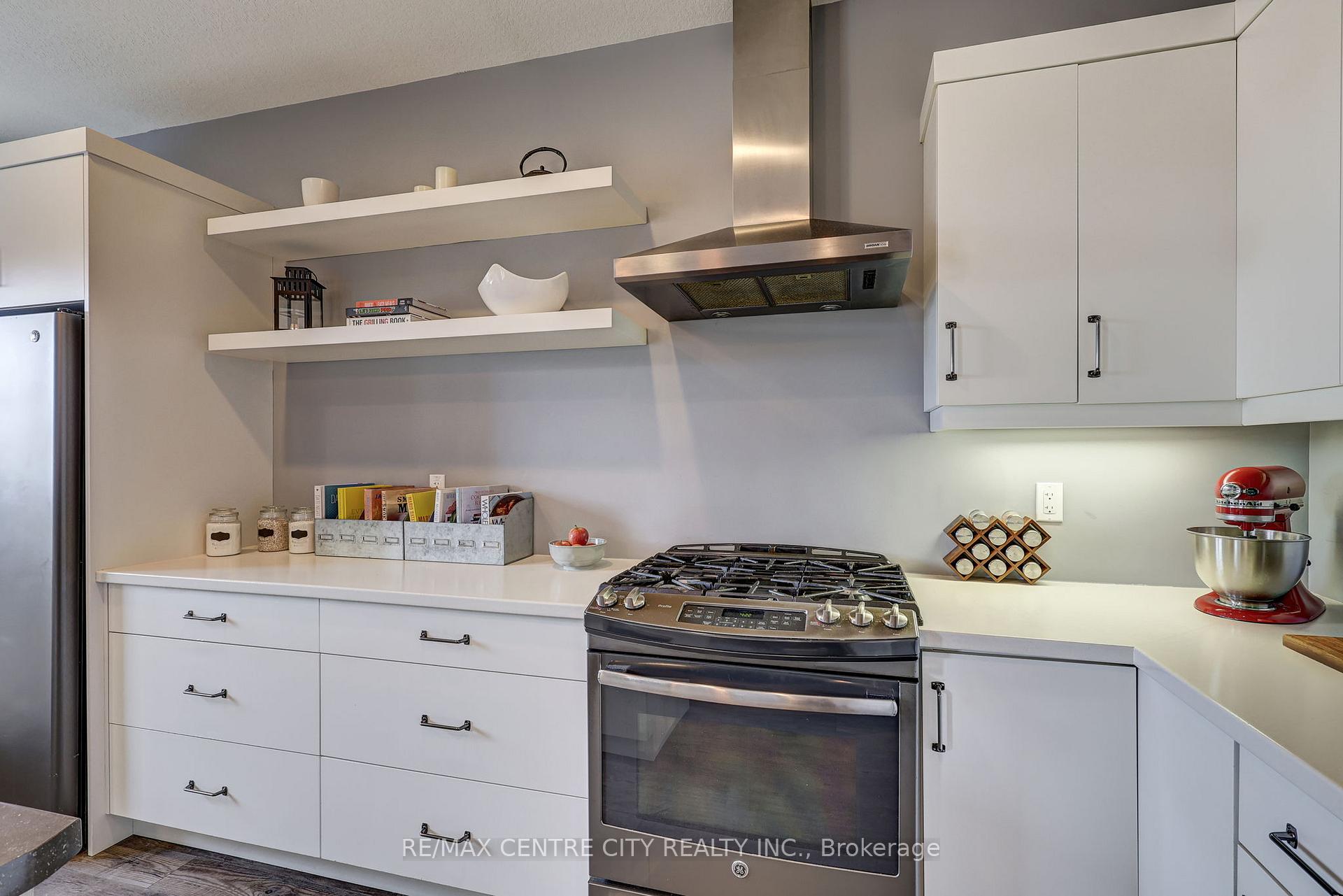 Photo 17 of 35 Blairmont Terrace, St. Thomas — HOMEH