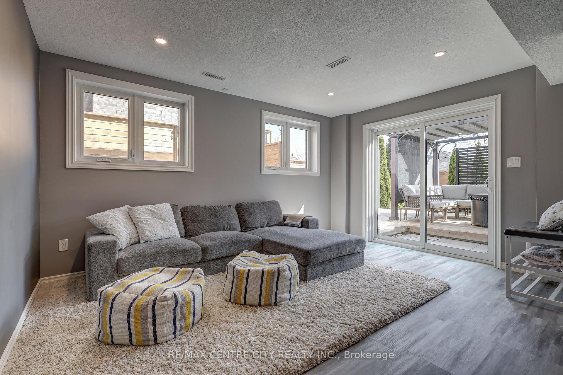 Photo 33 of 35 Blairmont Terrace, St. Thomas — HOMEH