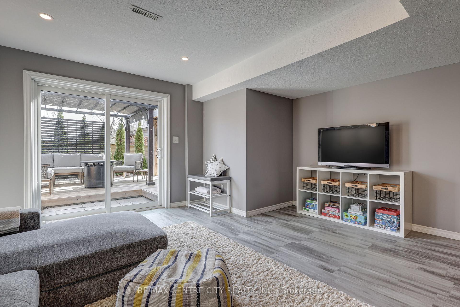 Photo 34 of 35 Blairmont Terrace, St. Thomas — HOMEH