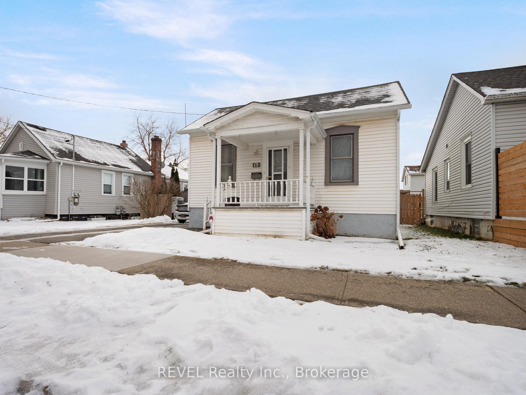 Photo 1 of 15 Hampstead Place, St. Catharines, Haig — HOMEH