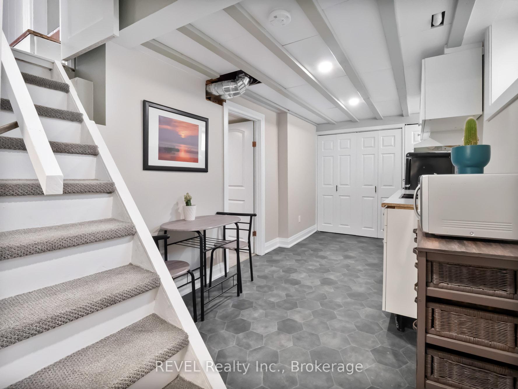 Photo 4 of 15 Hampstead Place, St. Catharines, Haig — HOMEH