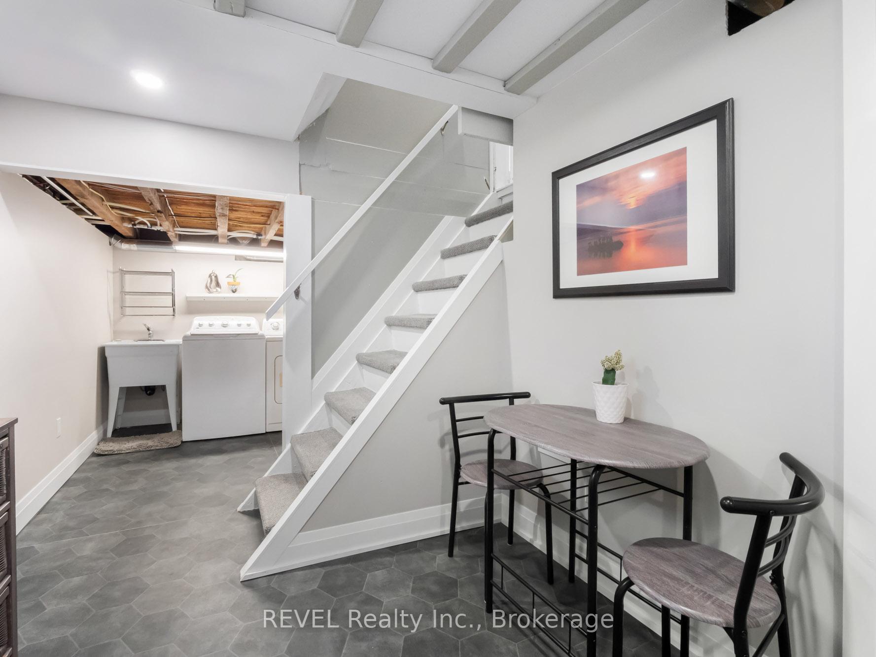 Photo 5 of 15 Hampstead Place, St. Catharines, Haig — HOMEH
