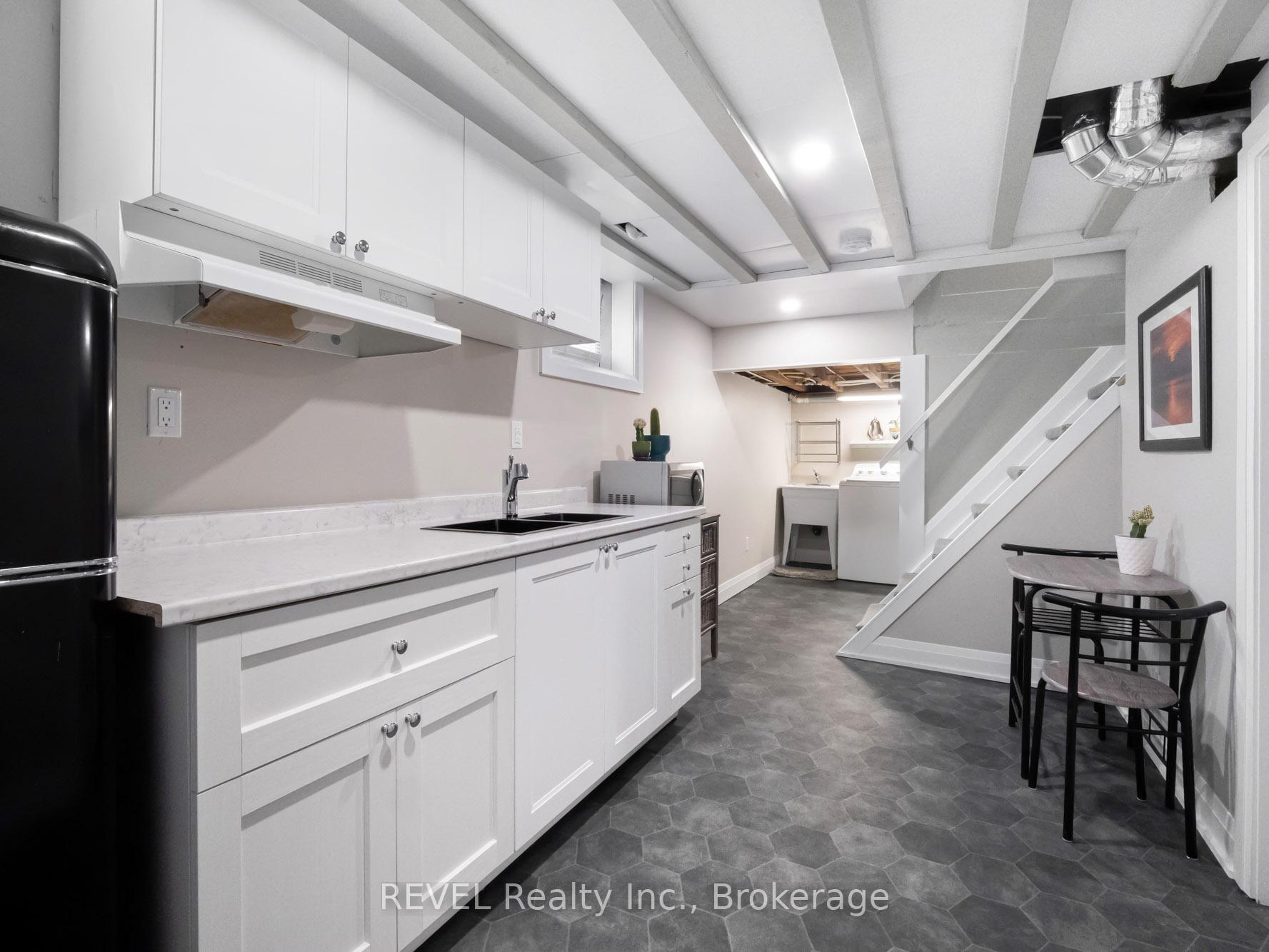 Photo 6 of 15 Hampstead Place, St. Catharines, Haig — HOMEH