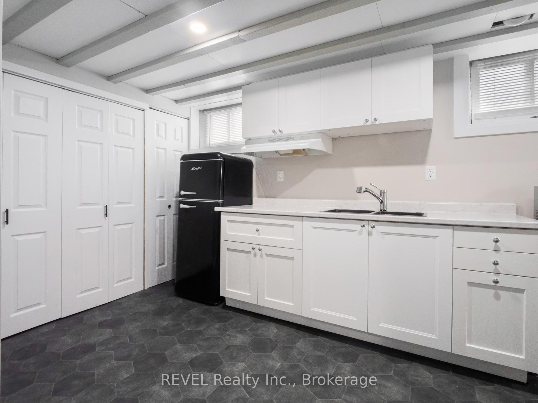 Photo 7 of 15 Hampstead Place, St. Catharines, Haig — HOMEH