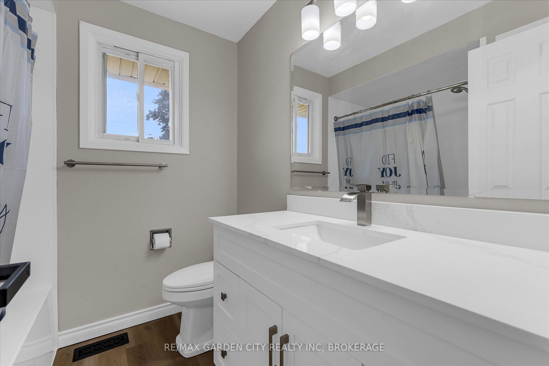 Photo 16 of 196 St Augustine Drive, St. Catharines, Secord Woods — HOMEH