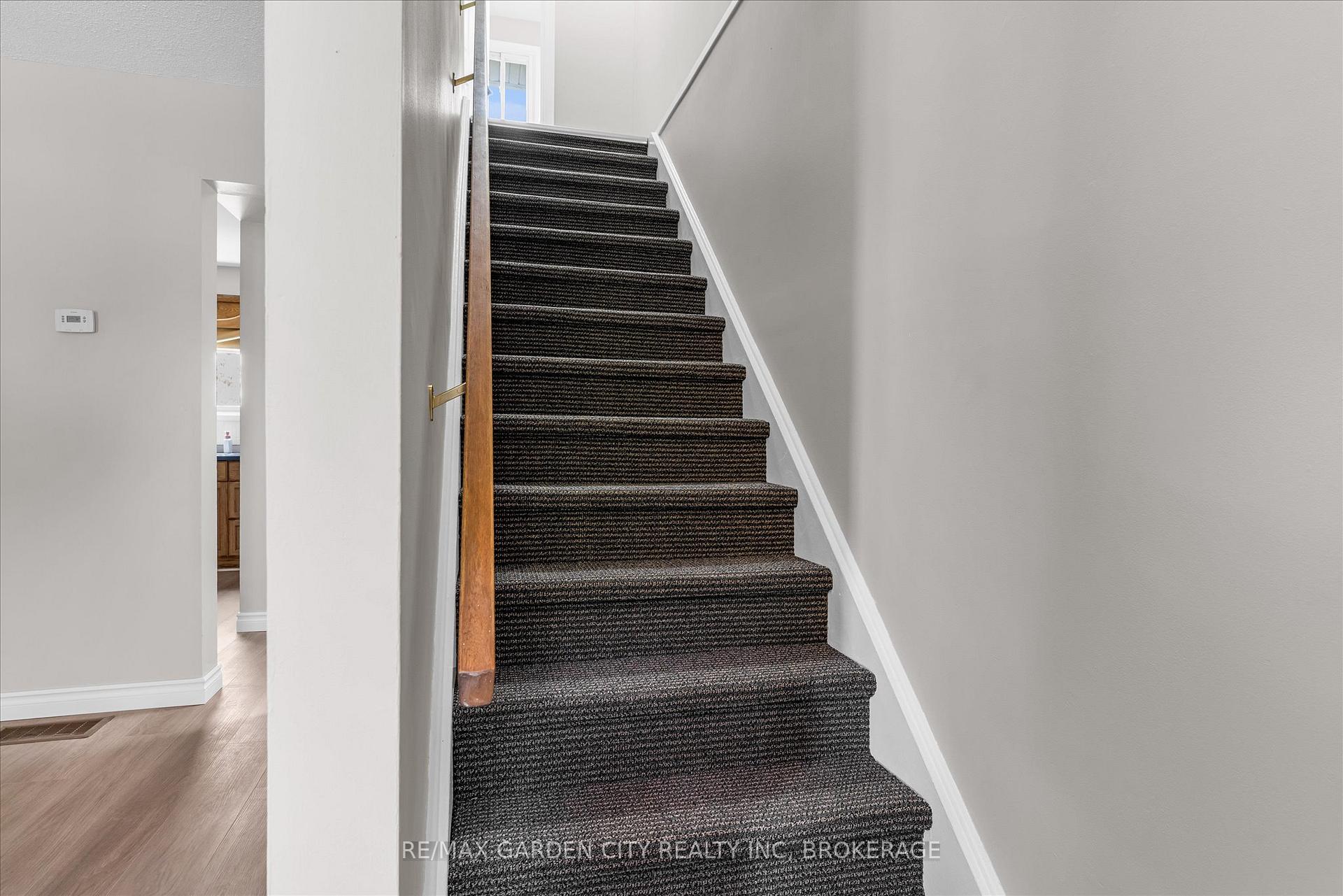 Photo 17 of 196 St Augustine Drive, St. Catharines, Secord Woods — HOMEH