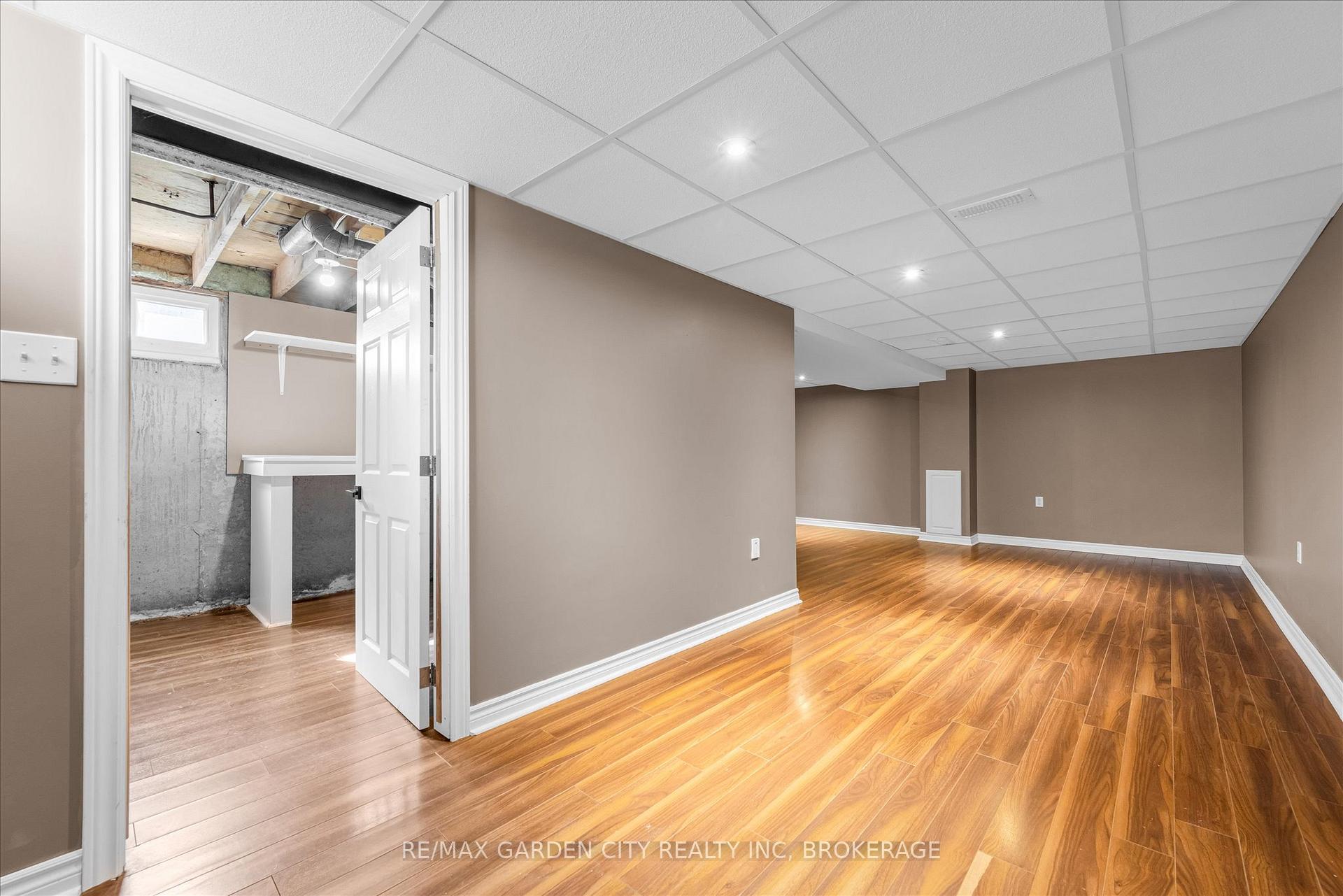 Photo 20 of 196 St Augustine Drive, St. Catharines, Secord Woods — HOMEH